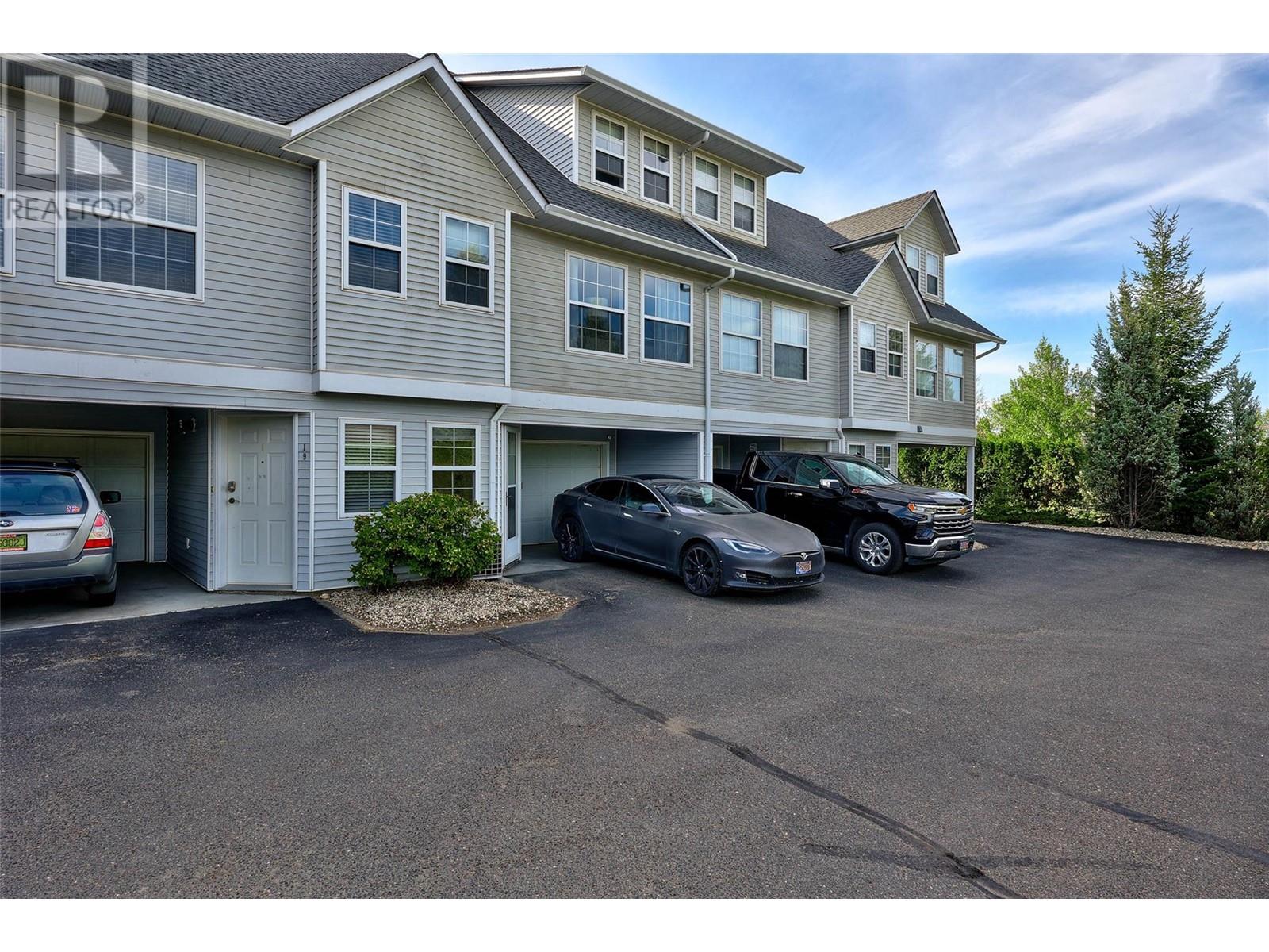 Property at 2084 Robson Place Unit# 20 image 2