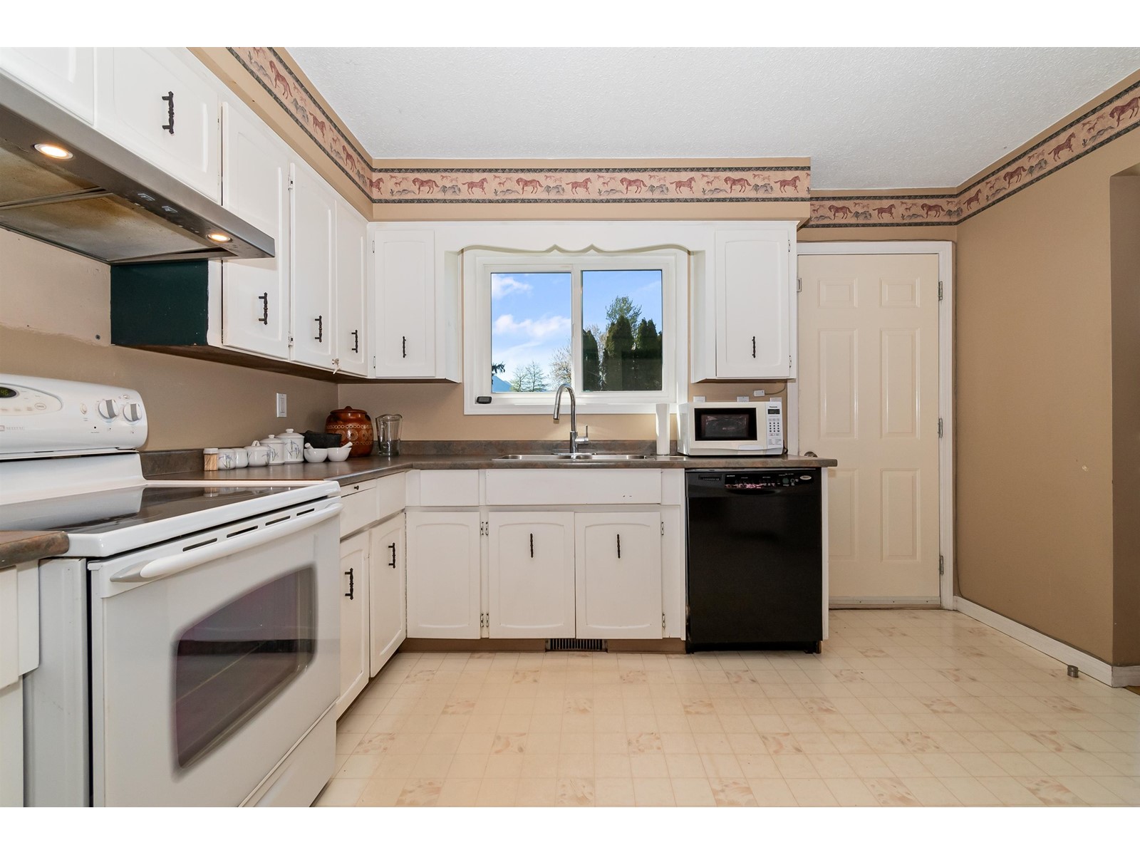 46774 First Avenue, Chilliwack Proper East, Chilliwack, British Columbia  V2P 1X7 - Photo 18 - R2992112