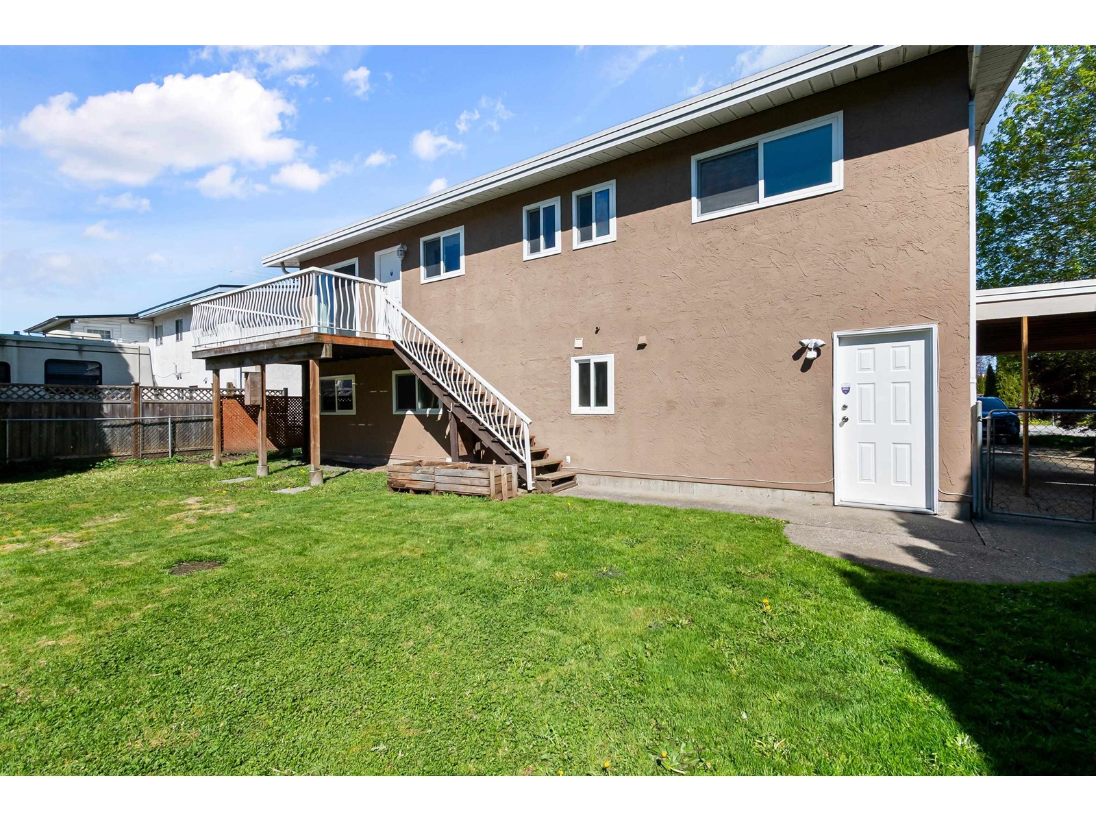 46774 First Avenue, Chilliwack Proper East, Chilliwack, British Columbia  V2P 1X7 - Photo 5 - R2992112