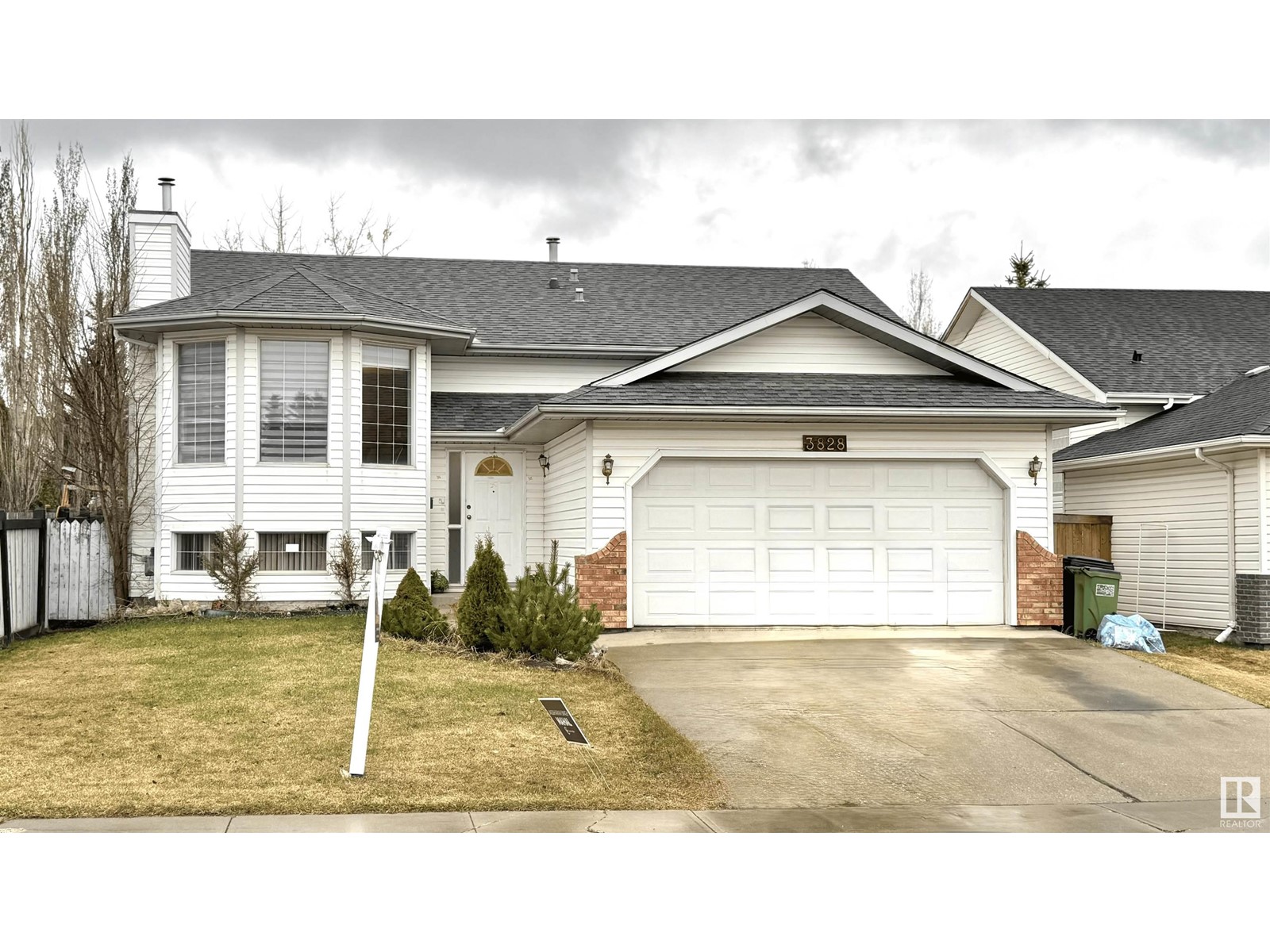 Property at 3828 41 ST NW image 1
