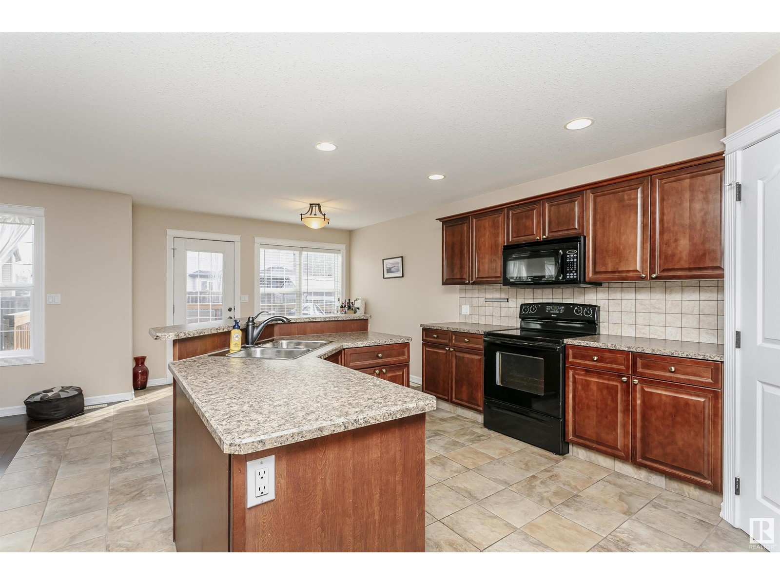 8007 97 St, Morinville, Alberta  T8R 1W3 - Photo 12 - E4432044