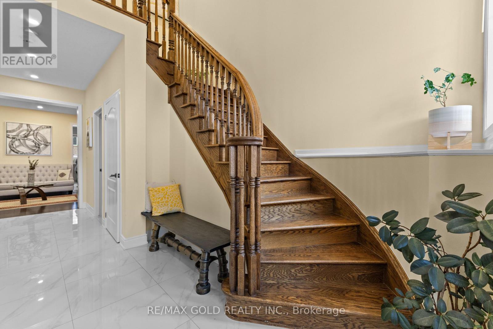 Property at 82 SEASCAPE CRESCENT image 3