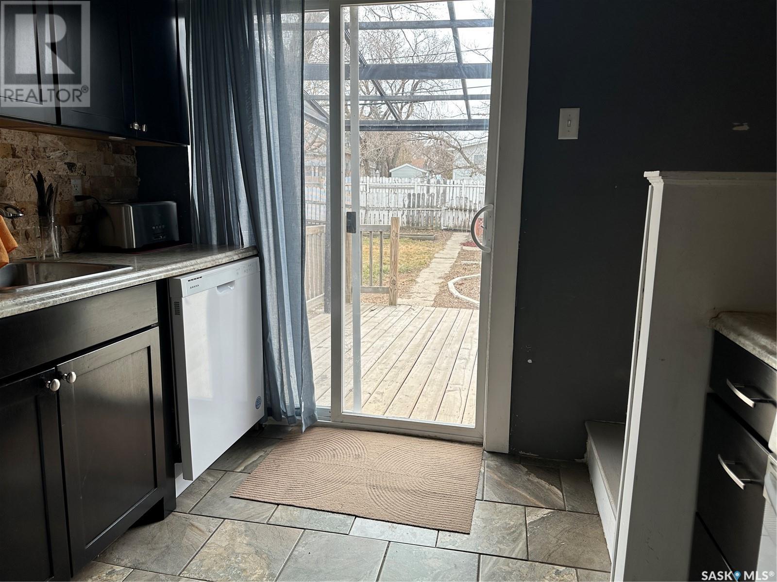 106 1st Avenue Se, Weyburn, Saskatchewan  S4H 1W4 - Photo 29 - SK003339
