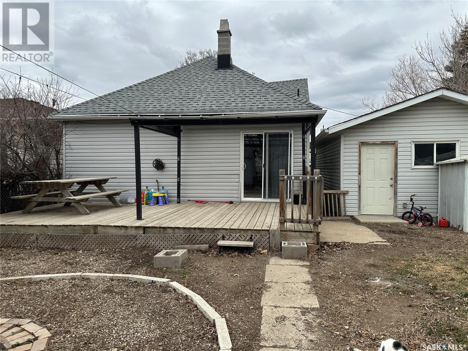 106 1st Avenue Se, Weyburn, Saskatchewan  S4H 1W4 - Photo 41 - SK003339