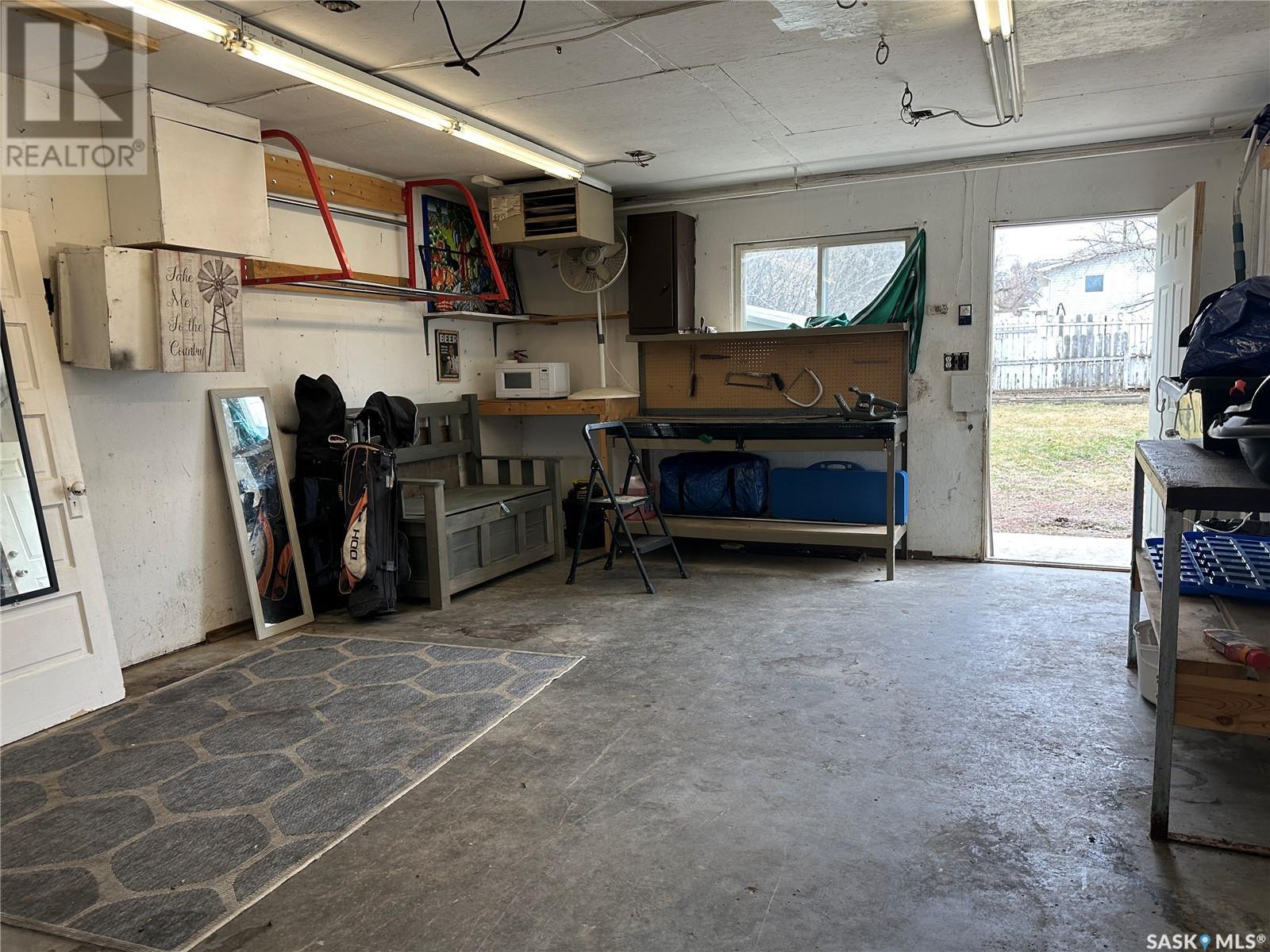 106 1st Avenue Se, Weyburn, Saskatchewan  S4H 1W4 - Photo 42 - SK003339