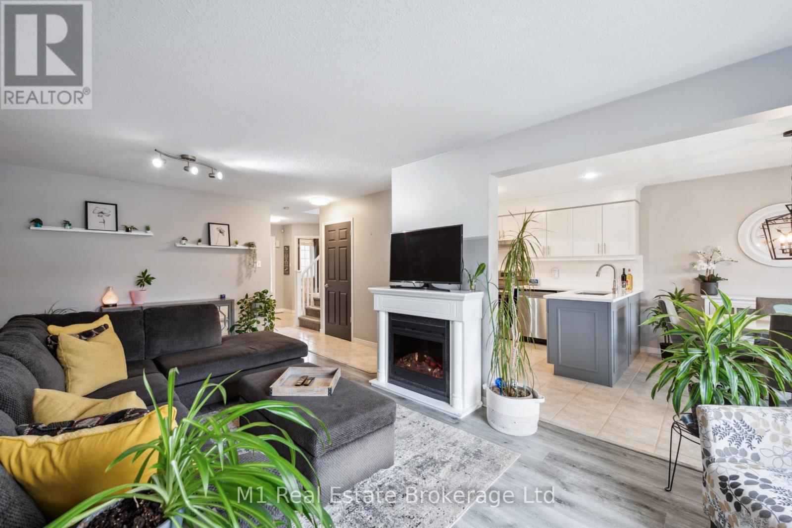 80 Doyle Drive, Guelph, Ontario  N1G 5B9 - Photo 13 - X12094757
