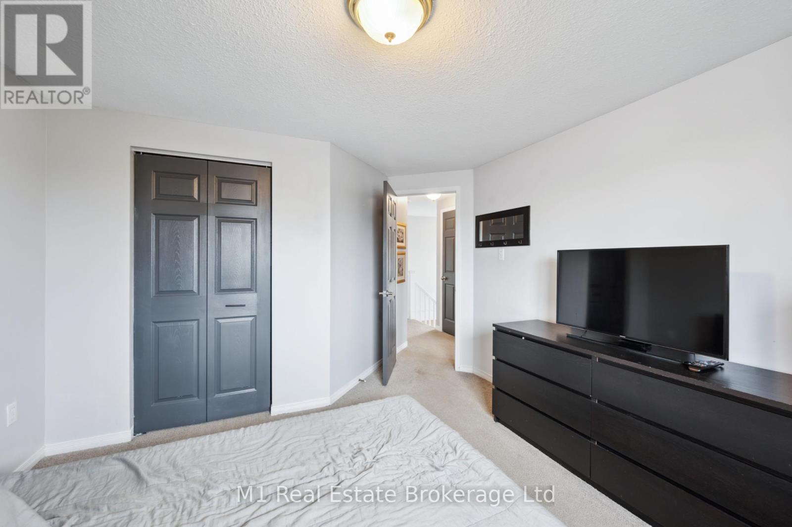 80 Doyle Drive, Guelph, Ontario  N1G 5B9 - Photo 26 - X12094757