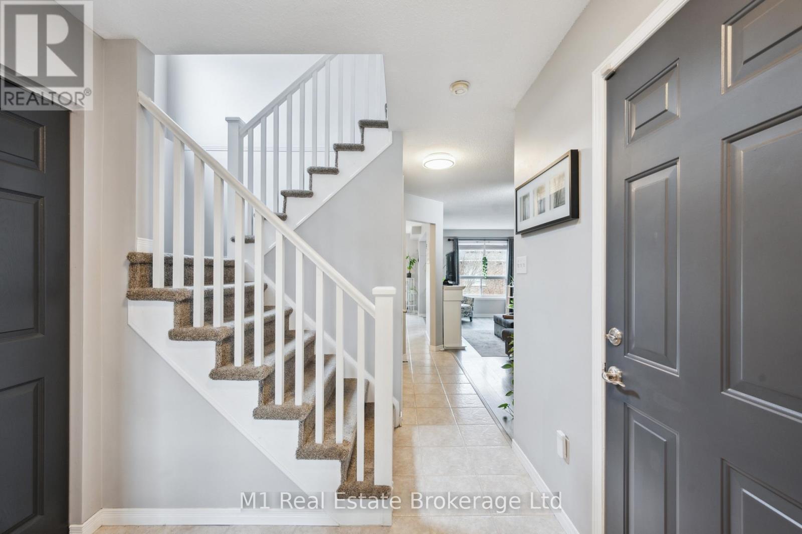 80 Doyle Drive, Guelph, Ontario  N1G 5B9 - Photo 9 - X12094757