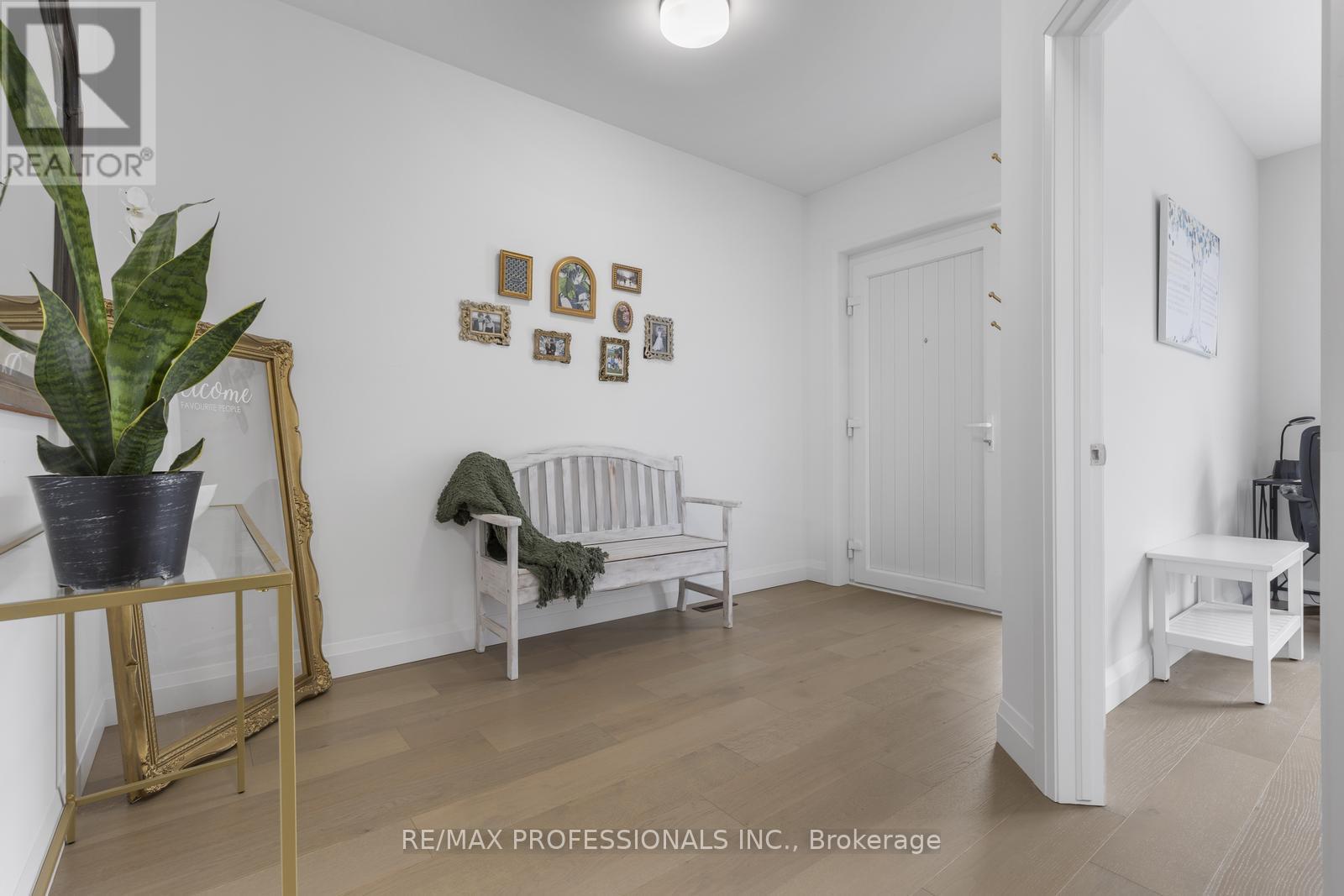Property at 20 ALEXANDER CIRCLE image 3