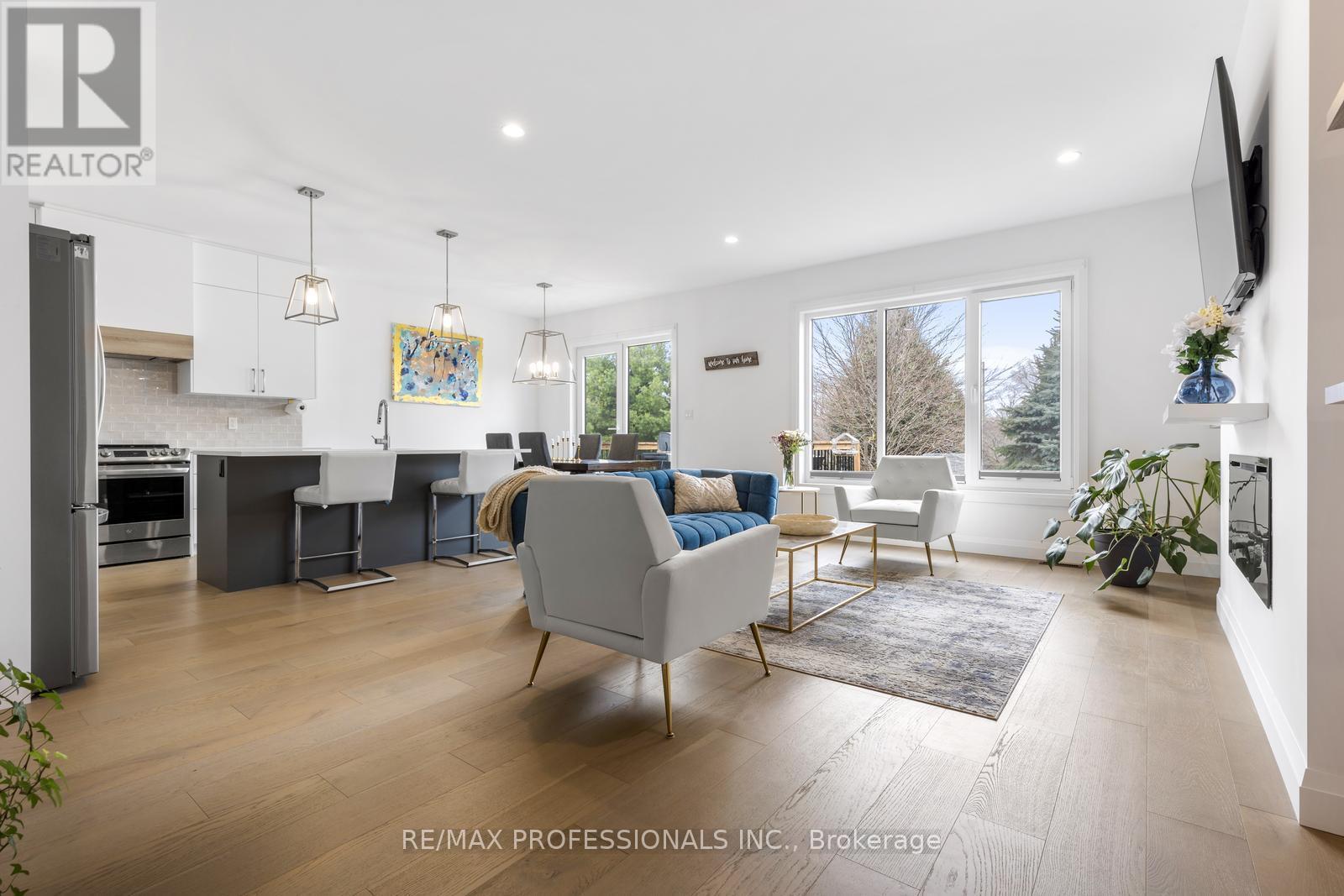 Property at 20 ALEXANDER CIRCLE image 5