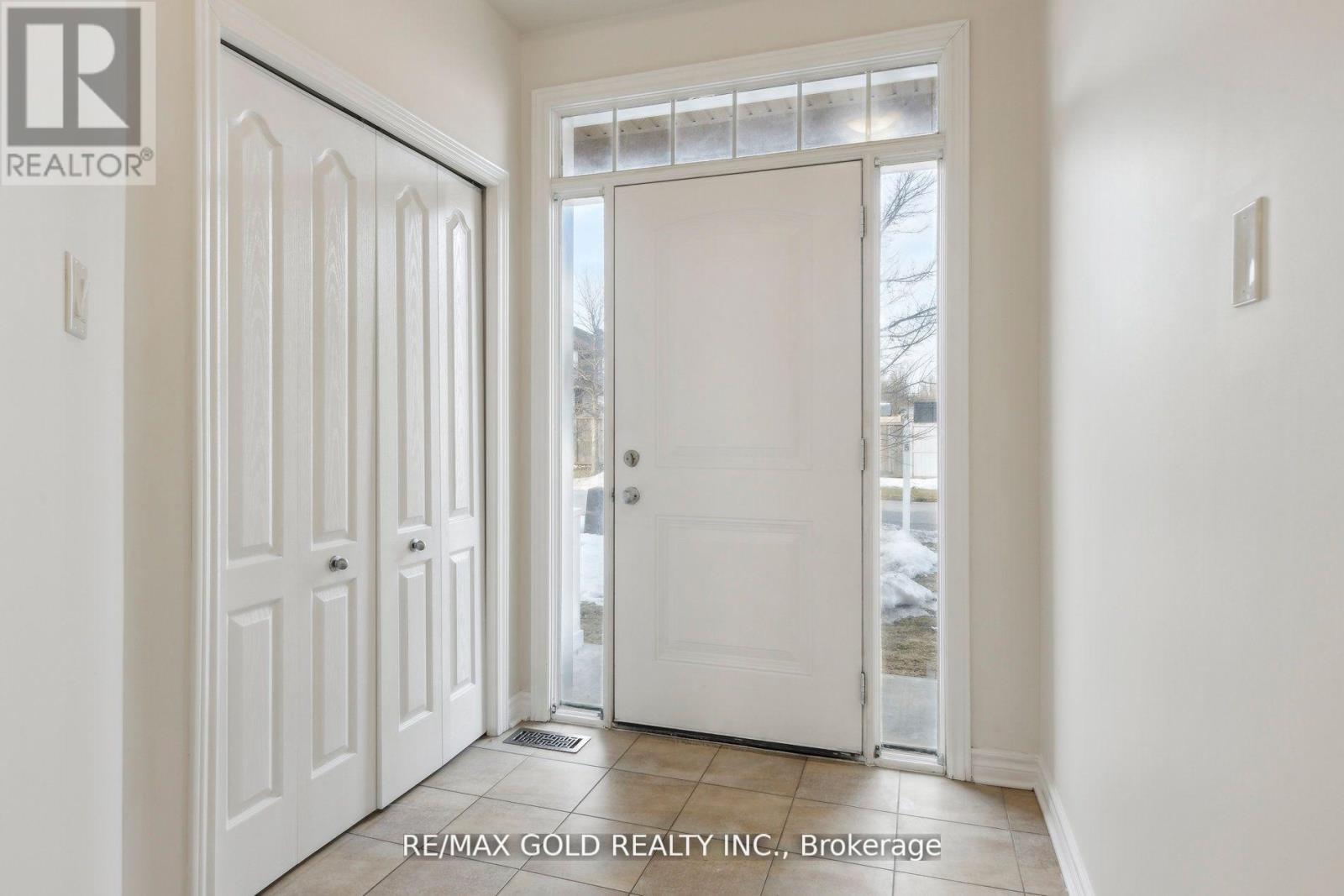 Property at 906 VERBENA CRESCENT image 4