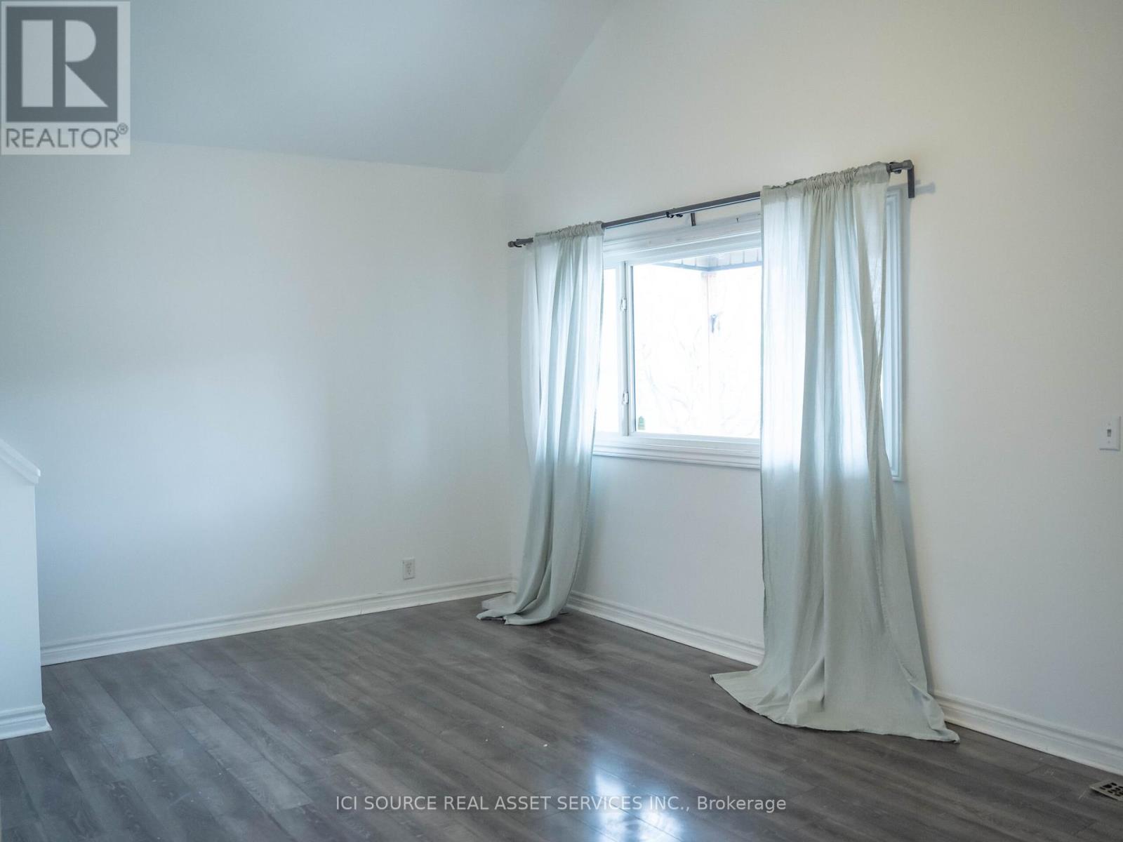 334 Fairfield Avenue, Hamilton, Ontario  L8H 5H8 - Photo 6 - X12096362