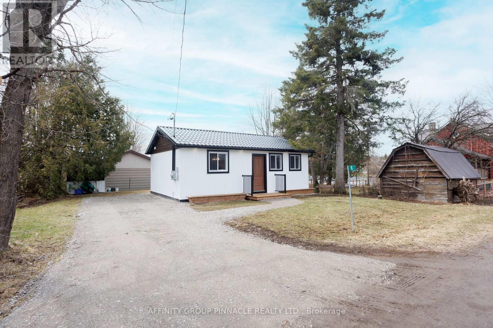 6 Queen Street, Kawartha Lakes, Ontario K0M 1K0 - Photo 2 - X12096133