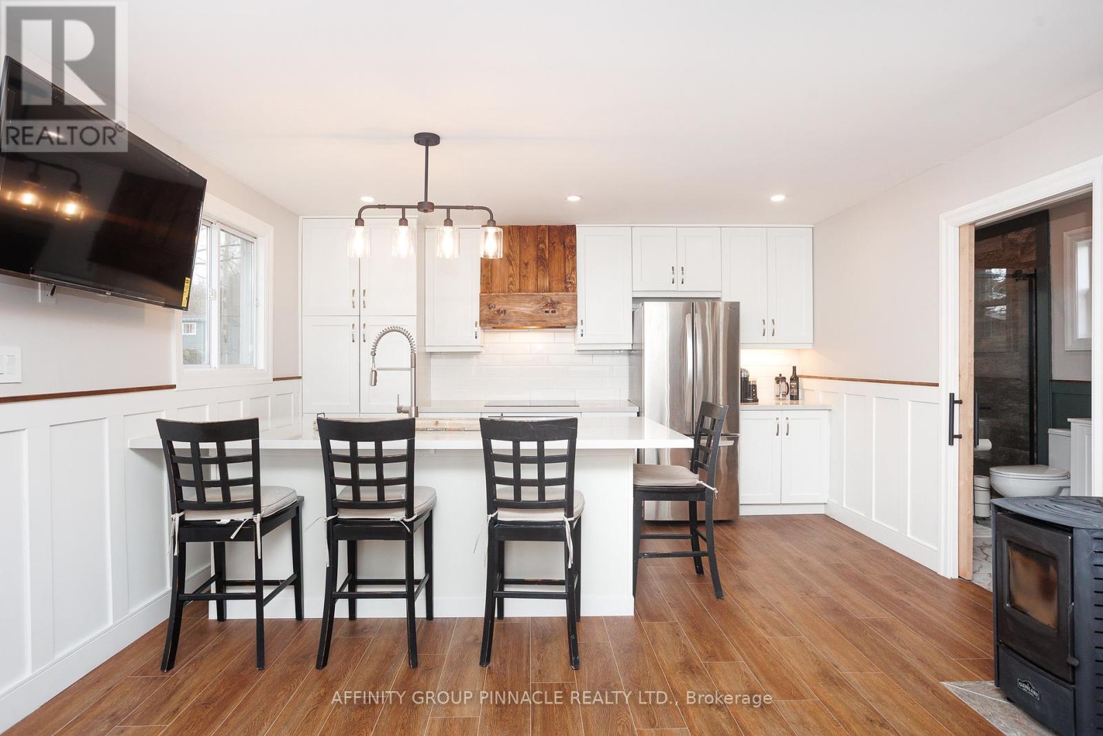 6 Queen Street, Kawartha Lakes, Ontario K0M 1K0 - Photo 8 - X12096133