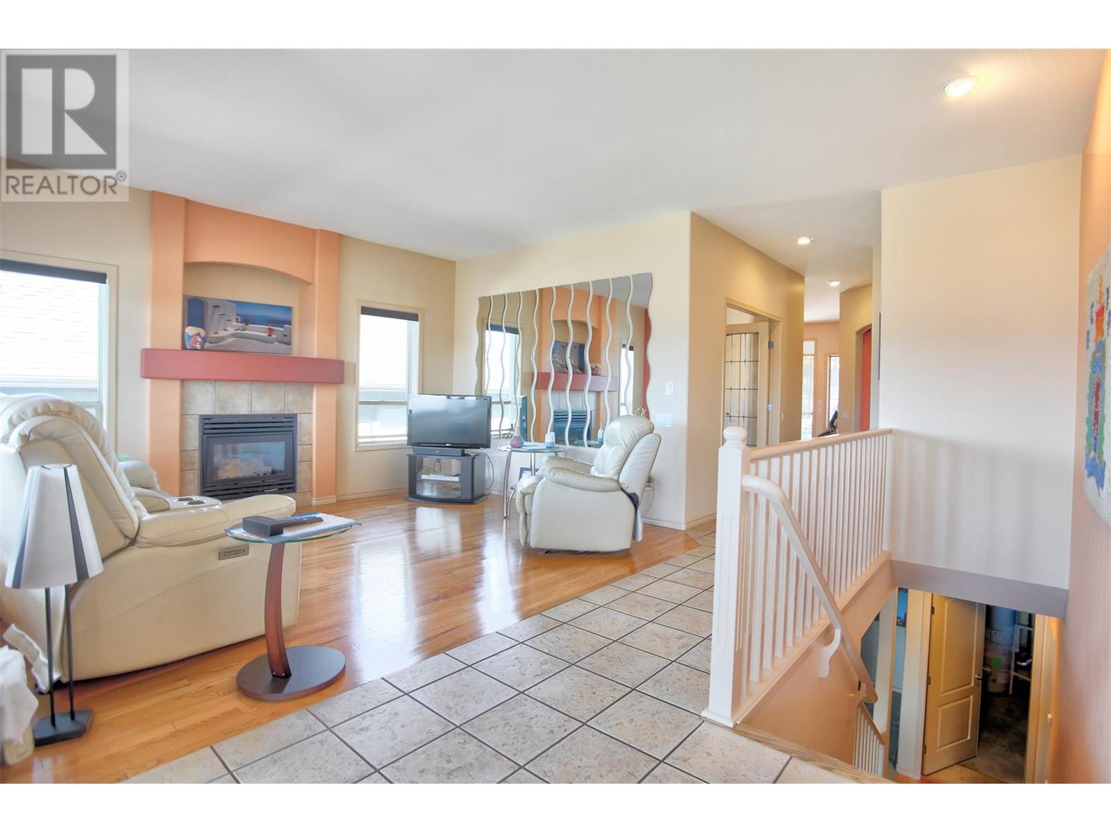 5038 South Ridge Drive, Kelowna, British Columbia  V1W 4W5 - Photo 8 - 10340912