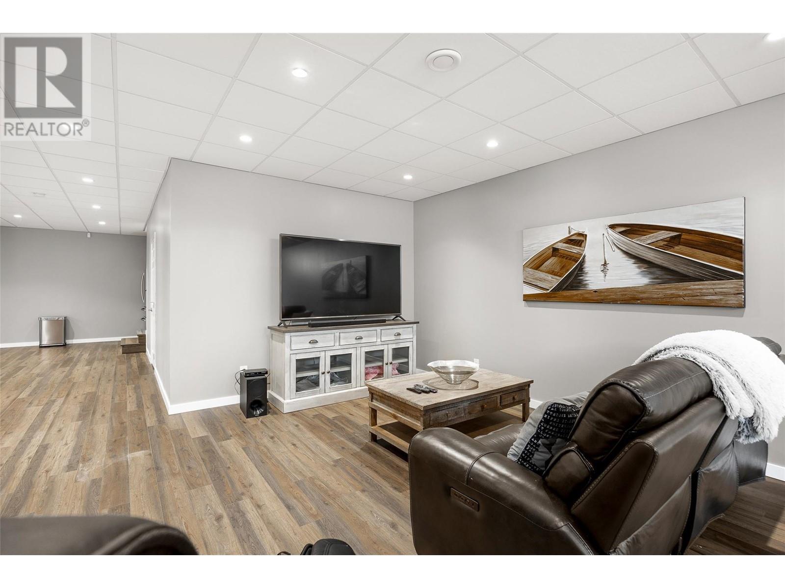 4320 Bedford Road, Kelowna, British Columbia  V1W 3C5 - Photo 37 - 10344353