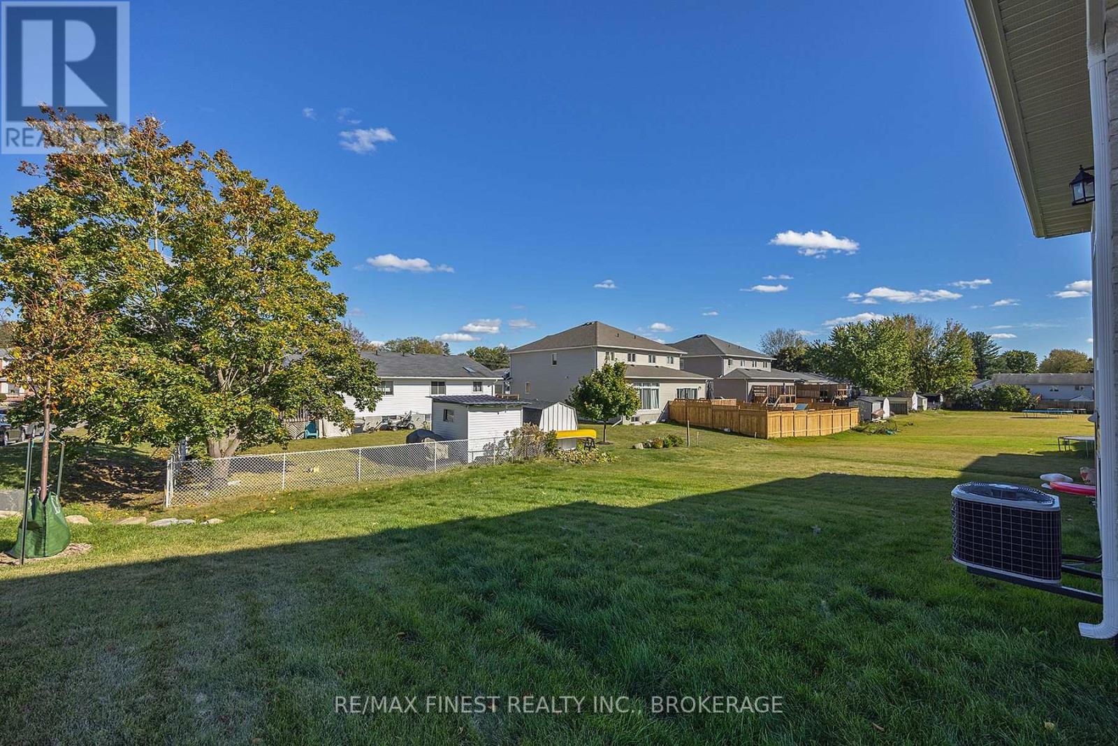 215 Heritage Park Drive, Greater Napanee, Ontario  K7R 3Y1 - Photo 42 - X12096495