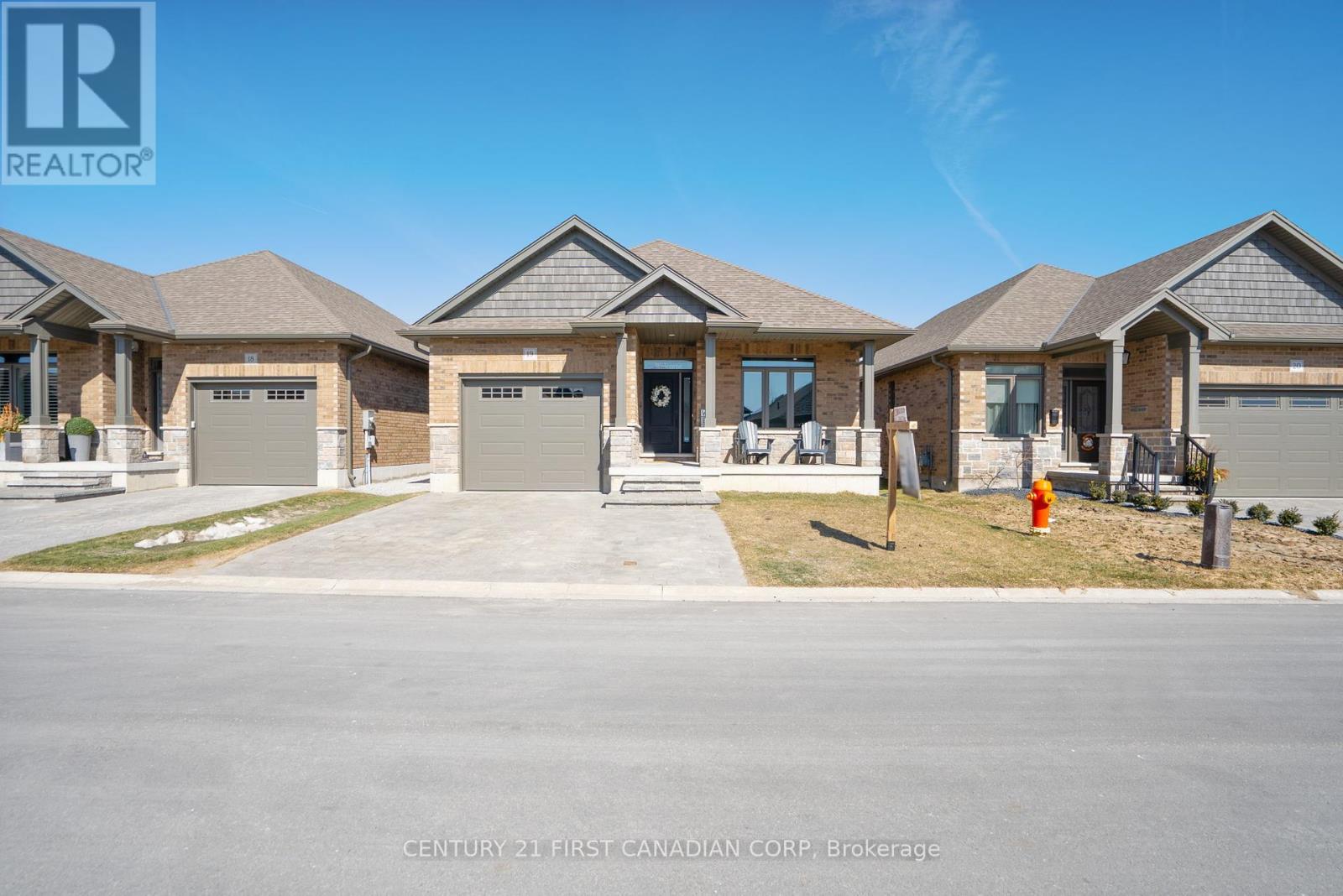 Property at 19 - 159 COLLINS WAY image 1