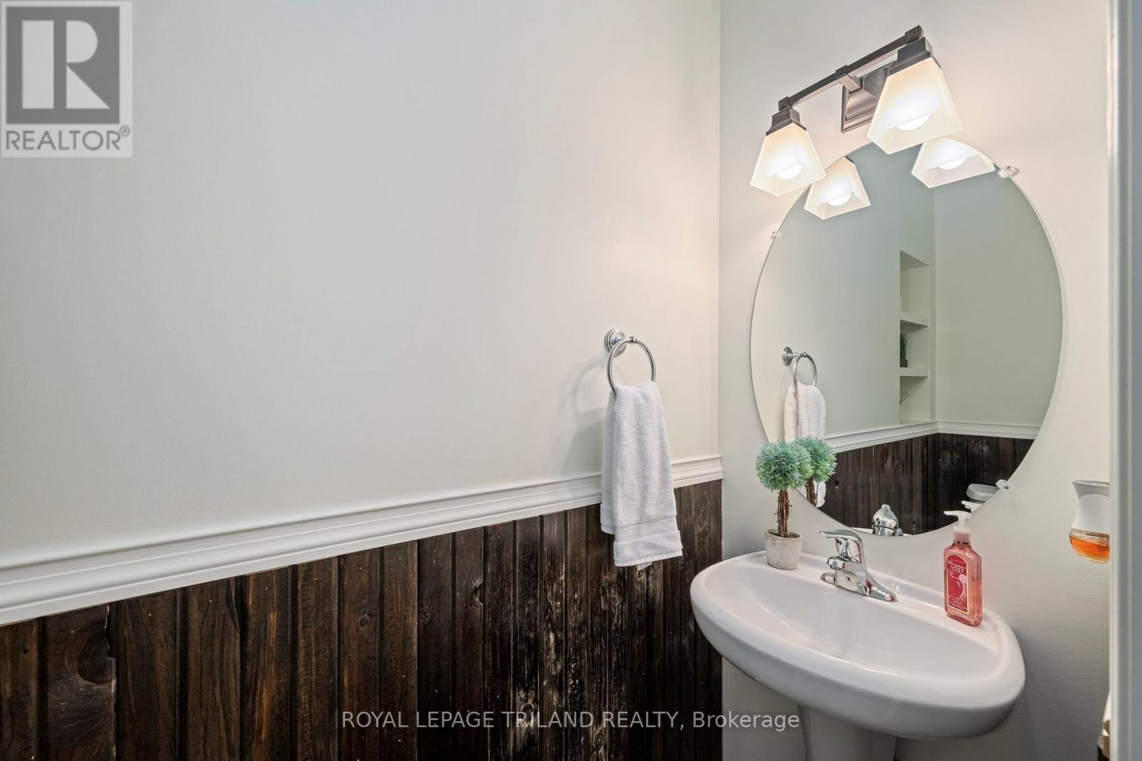 19 Chamberlain Court, St. Thomas, Ontario  N5R 0A4 - Photo 15 - X12096520