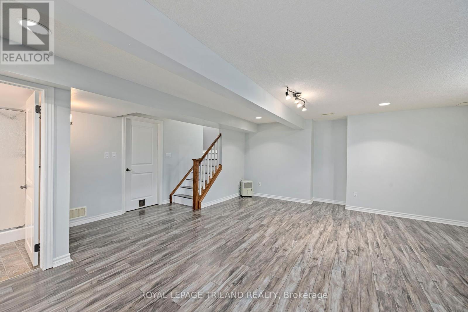 19 Chamberlain Court, St. Thomas, Ontario  N5R 0A4 - Photo 30 - X12096520