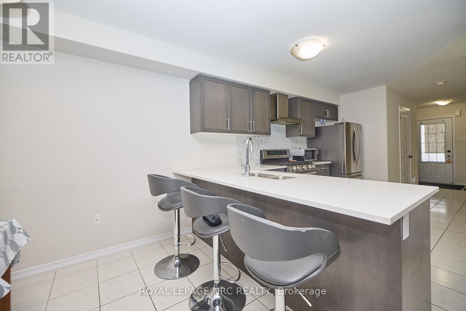7782 White Pine Crescent, Niagara Falls (Brown), Ontario  L2H 3R4 - Photo 6 - X11962281