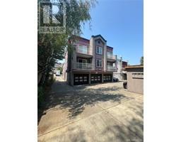 3185 Quadra St Mayfair
