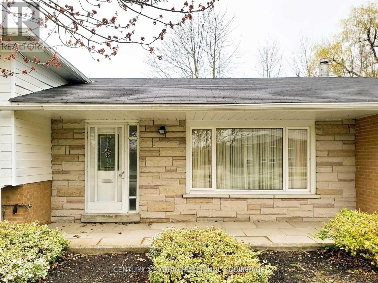 27 Fonthill Boulevard, Markham, Ontario  L3R 1V5 - Photo 2 - N12077192