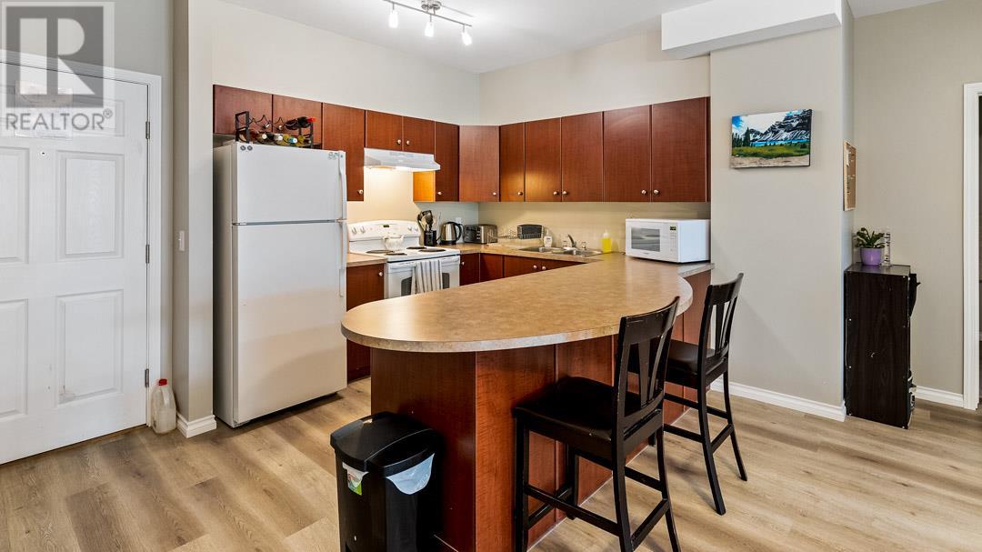 Property at 1873 Country Club Drive Unit# 2112 image 4