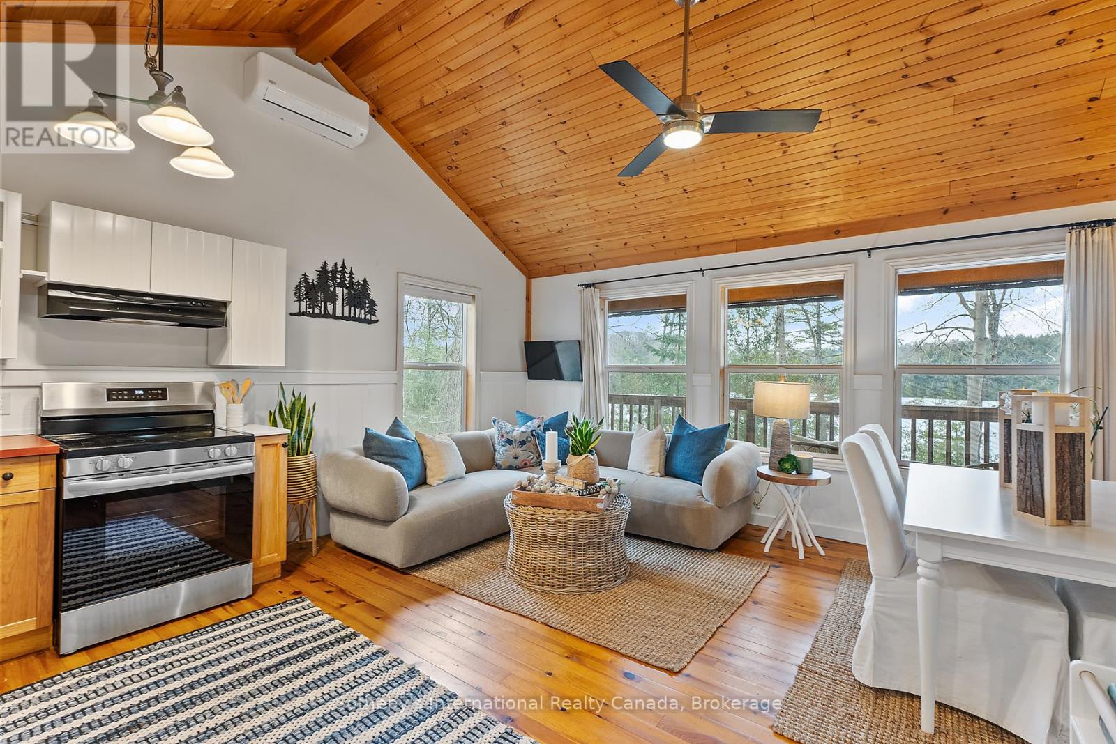 1048 Longline Lake Road, Lake Of Bays, Ontario  P0B 1A0 - Photo 13 - X12096410