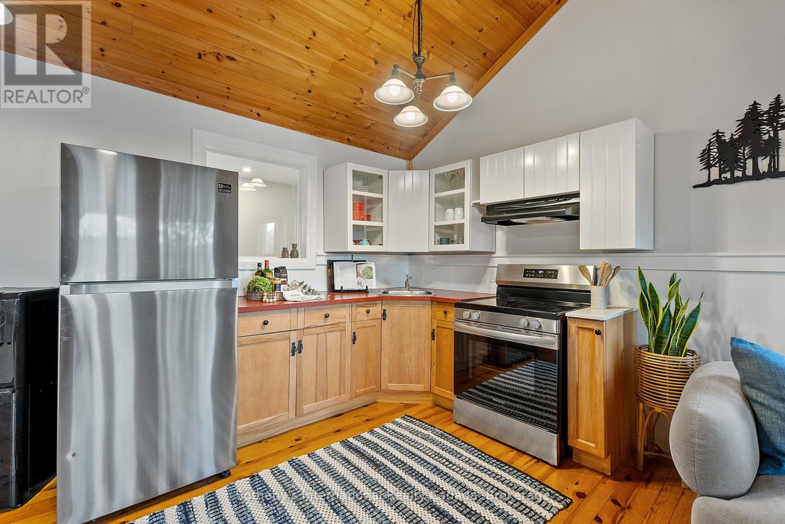 1048 Longline Lake Road, Lake Of Bays, Ontario  P0B 1A0 - Photo 14 - X12096410