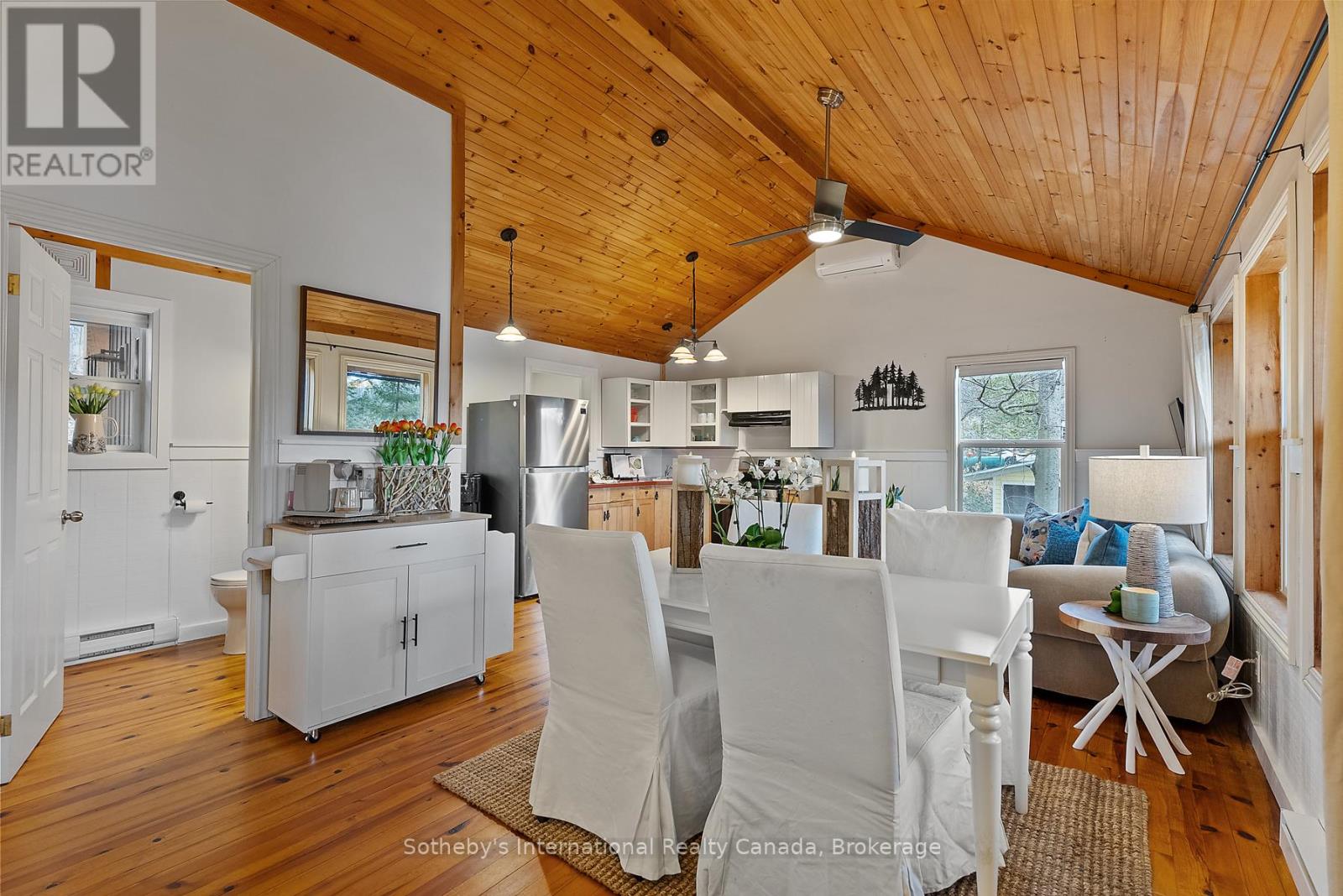 1048 Longline Lake Road, Lake Of Bays, Ontario  P0B 1A0 - Photo 19 - X12096410