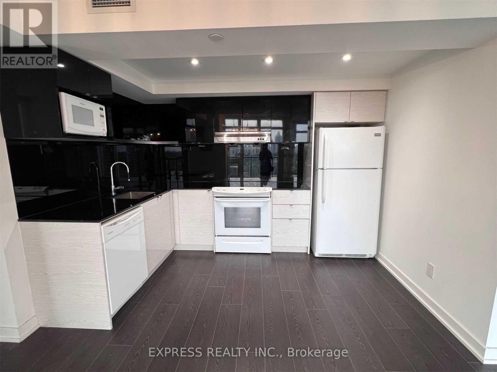 1907 - 72 Esther Shiner Boulevard, Toronto, Ontario  M2K 2X9 - Photo 9 - C12096384