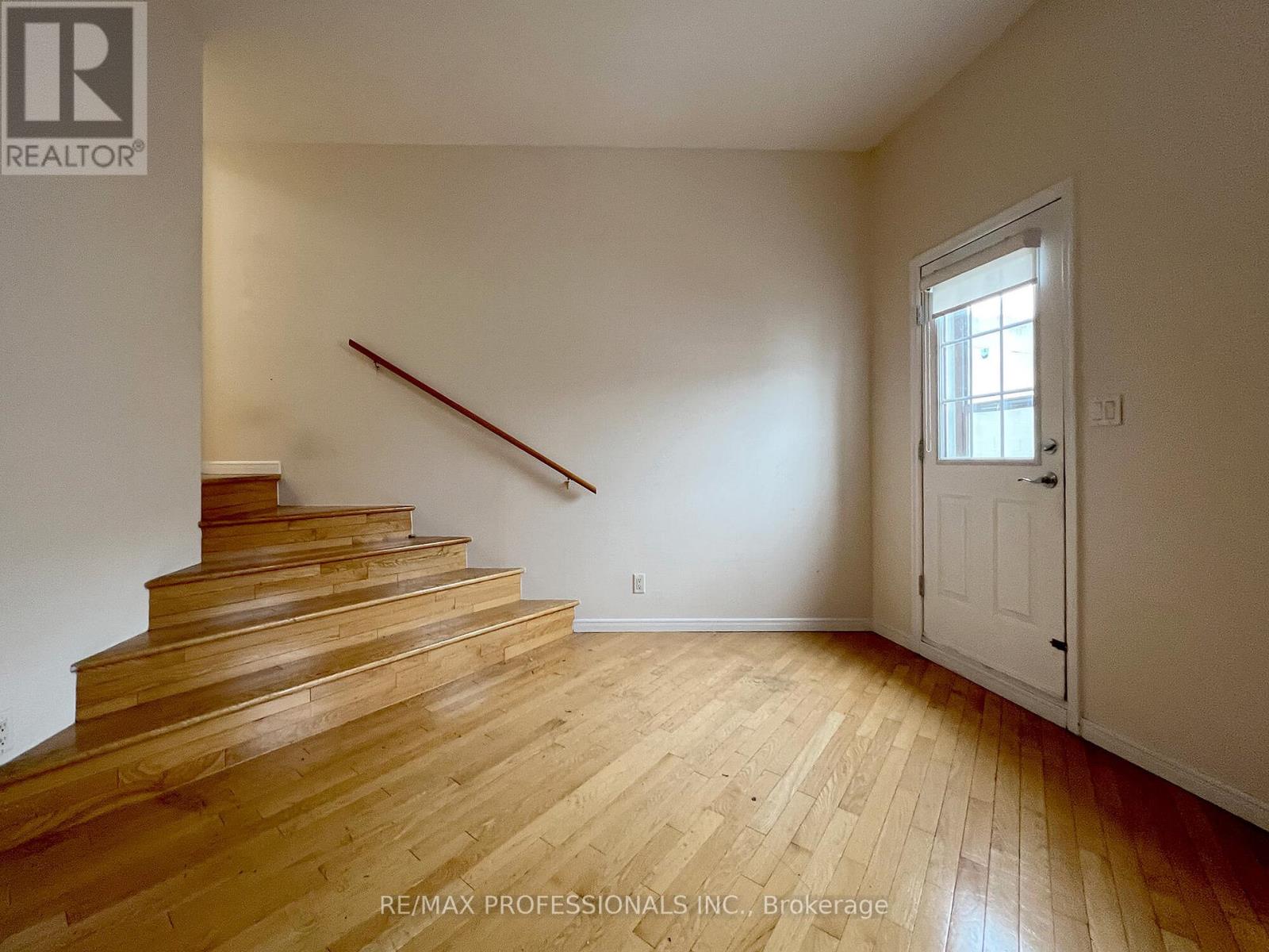 Upper - 385 Dundas Street E, Toronto, Ontario  M5A 2A6 - Photo 10 - C12096440