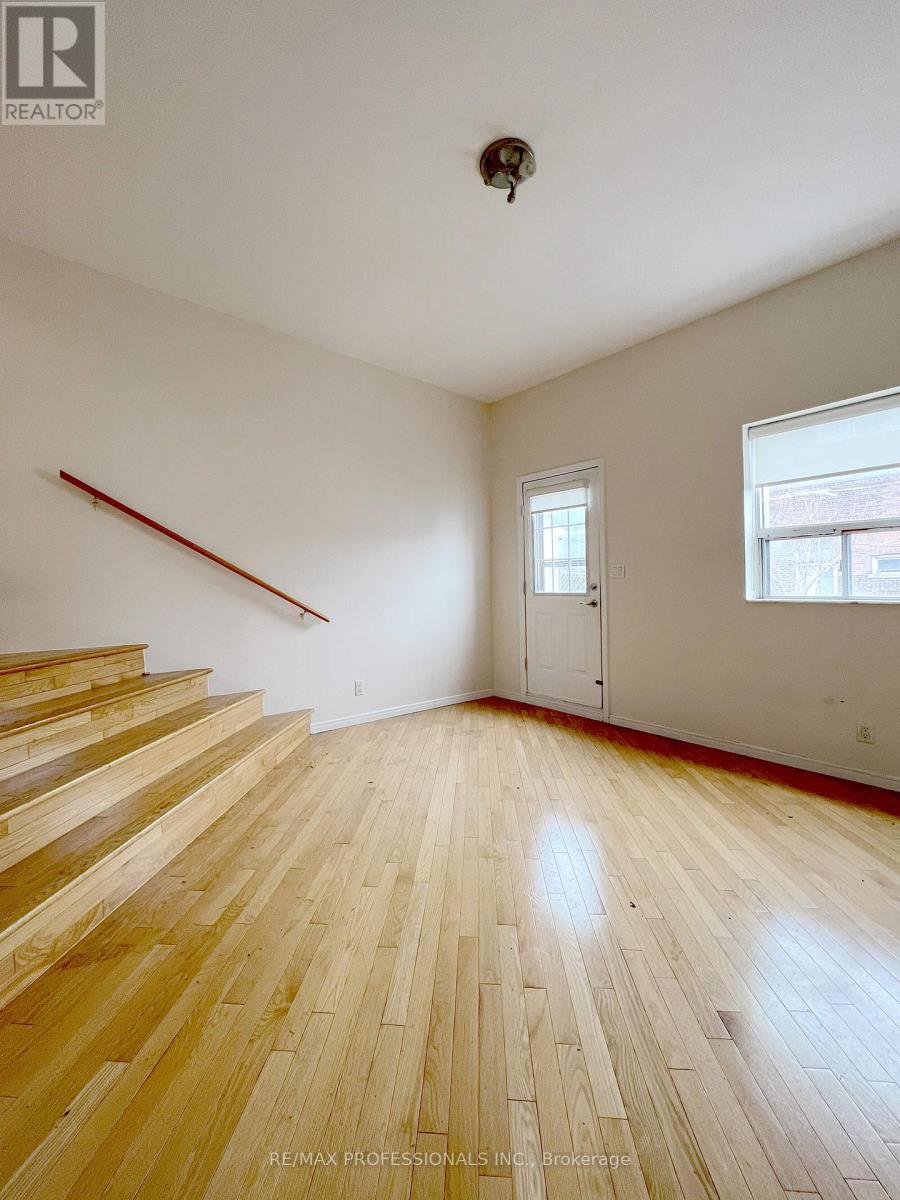 Upper - 385 Dundas Street E, Toronto, Ontario  M5A 2A6 - Photo 7 - C12096440