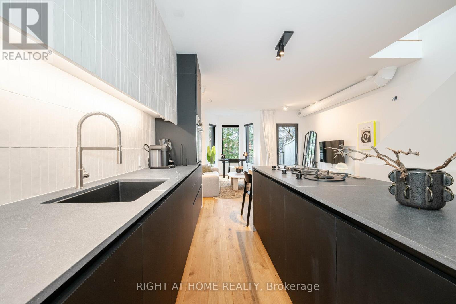 Property at 259 LISGAR STREET image 2