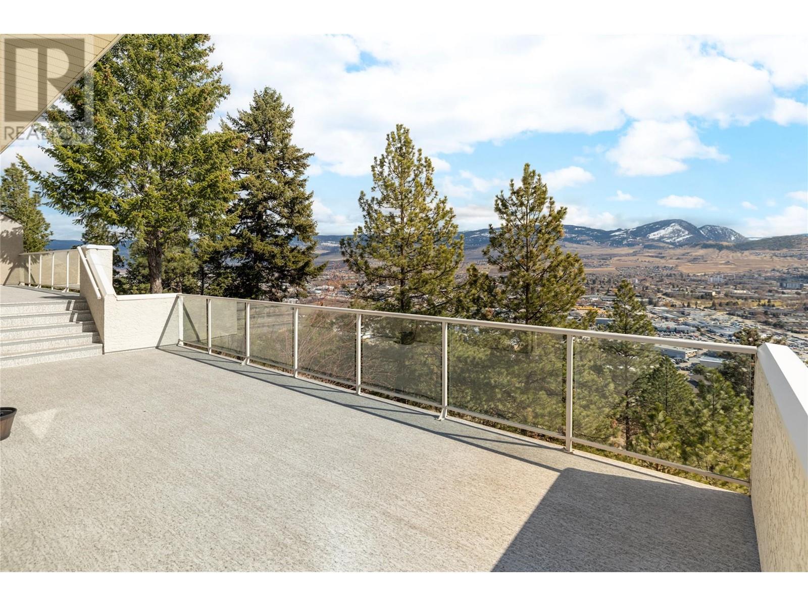 Property at 880 CHRISTINA Place Unit# 25 image 3