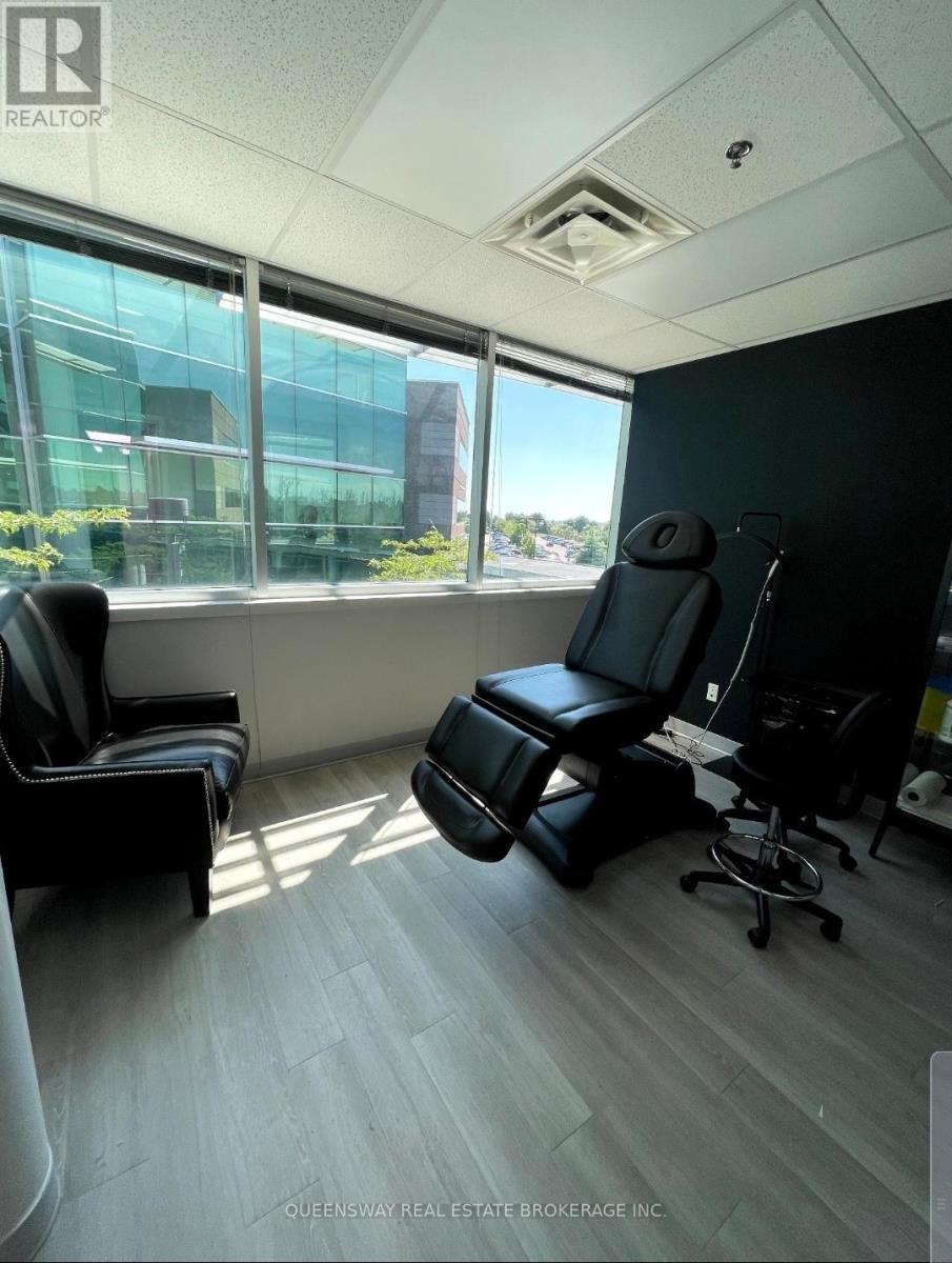 1 Quarry Ridge Road, Barrie, Ontario  L4M 7G1 - Photo 2 - S12096430