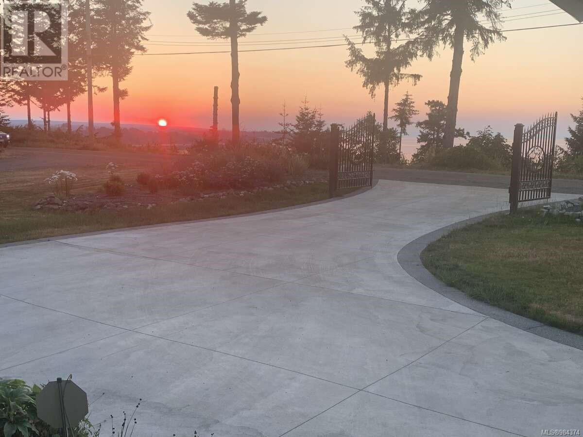 Property at 321 Wireless Rd image 3