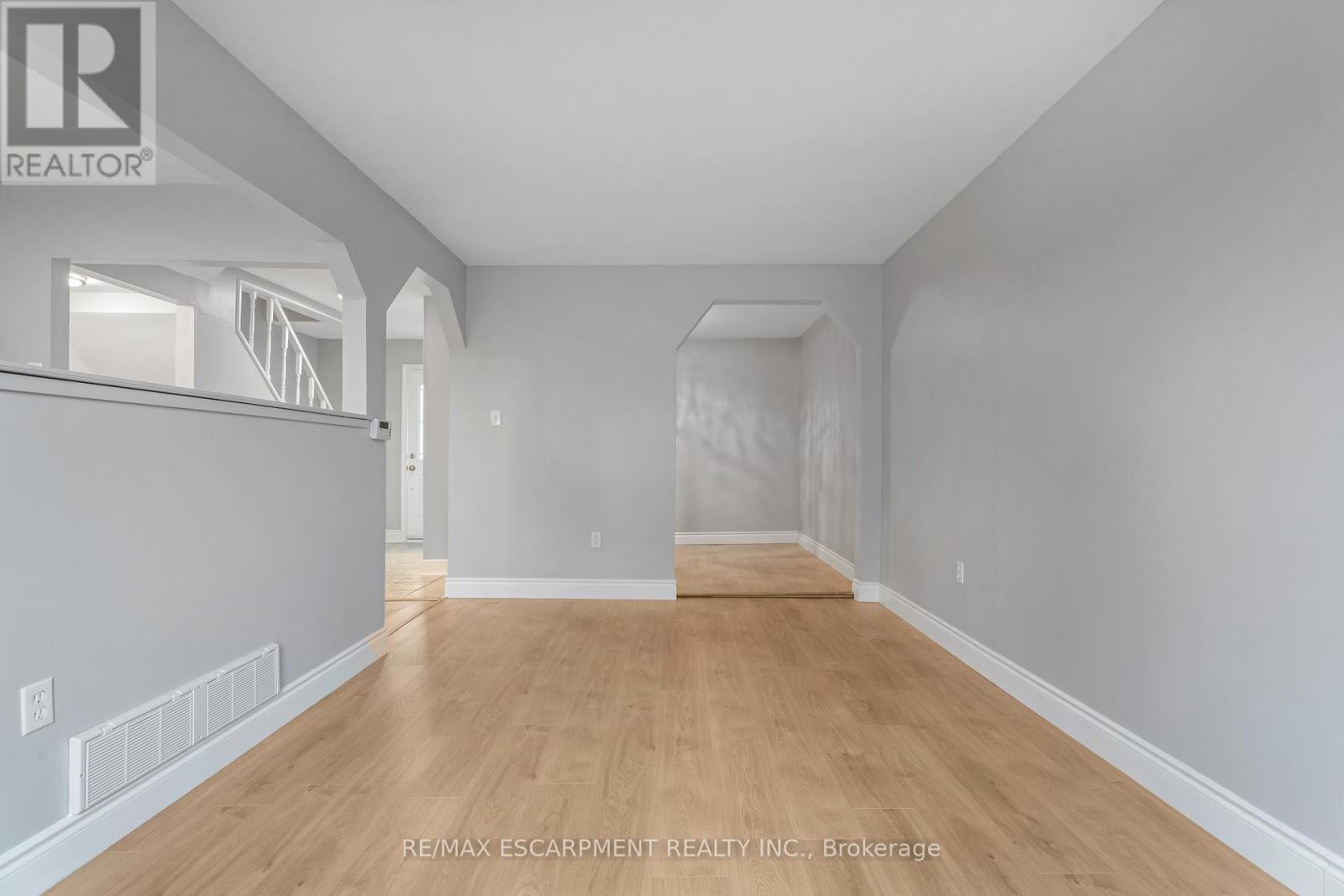 33 - 1350 Limeridge Road E, Hamilton (Trenholme), Ontario  L8W 1L6 - Photo 10 - X12096426