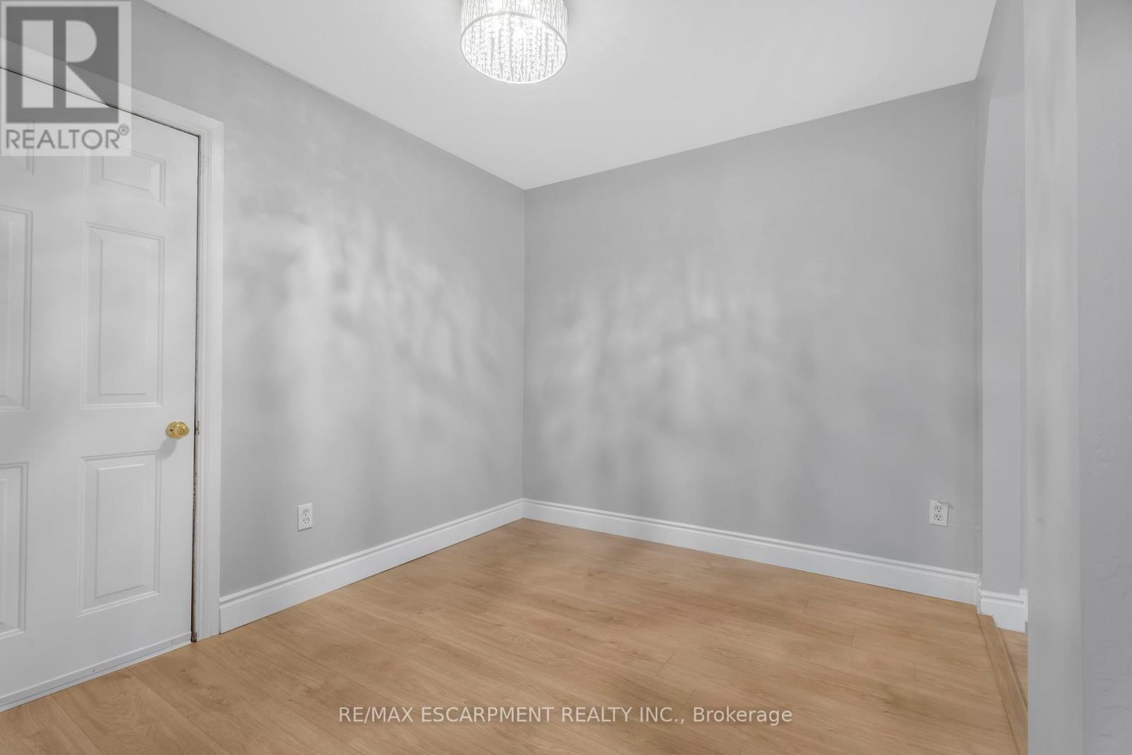 33 - 1350 Limeridge Road E, Hamilton (Trenholme), Ontario  L8W 1L6 - Photo 11 - X12096426