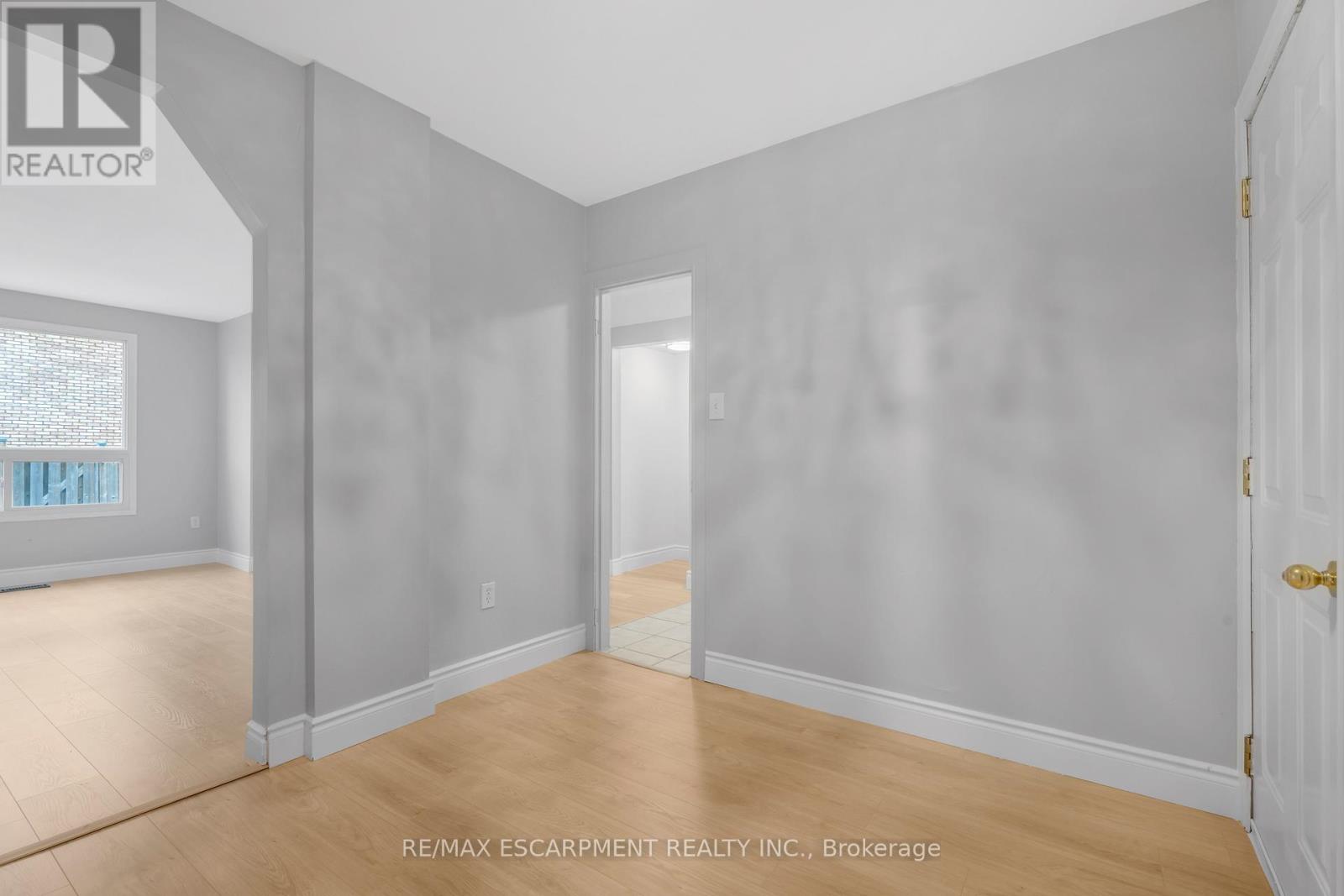 33 - 1350 Limeridge Road E, Hamilton (Trenholme), Ontario  L8W 1L6 - Photo 12 - X12096426