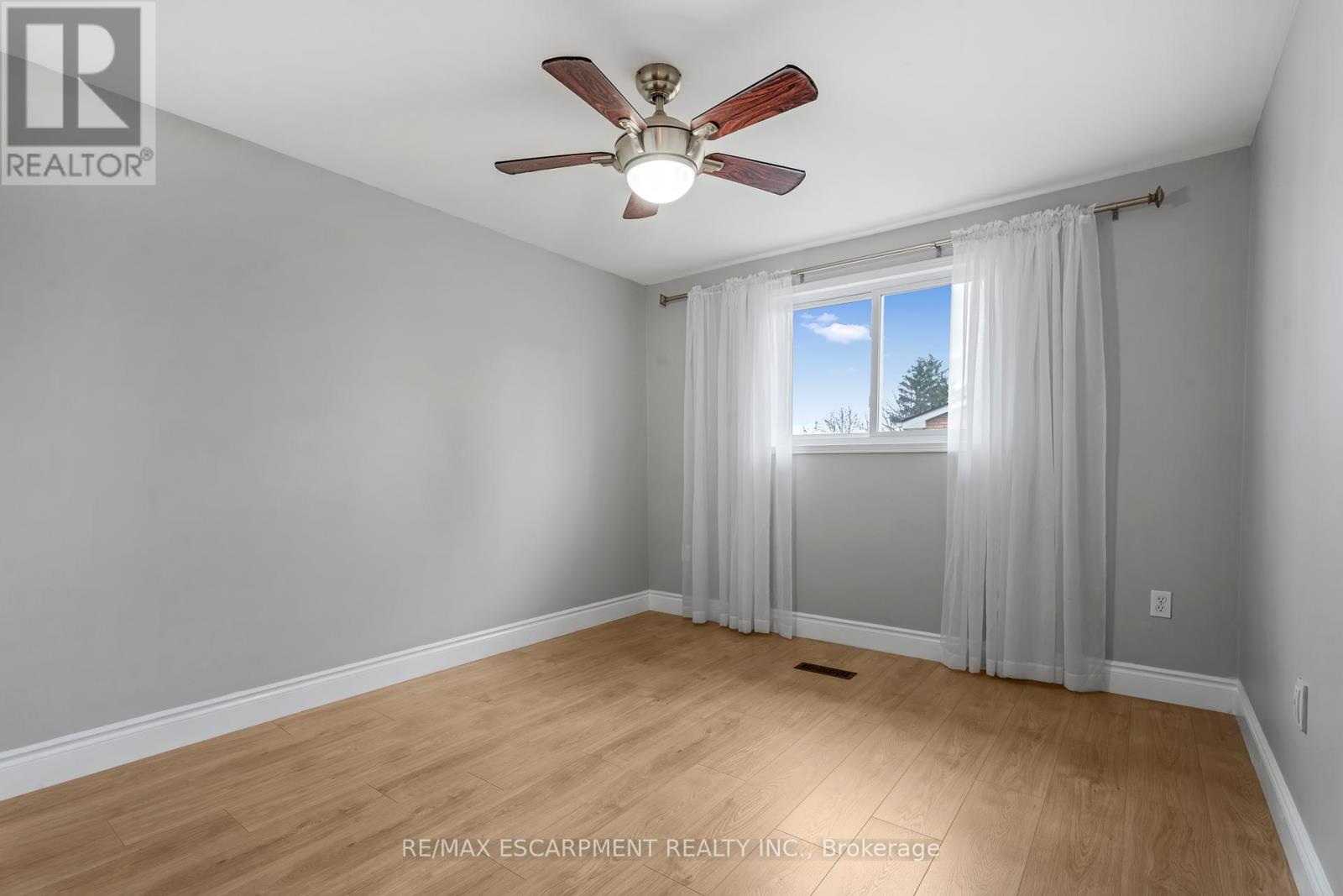 33 - 1350 Limeridge Road E, Hamilton (Trenholme), Ontario  L8W 1L6 - Photo 15 - X12096426