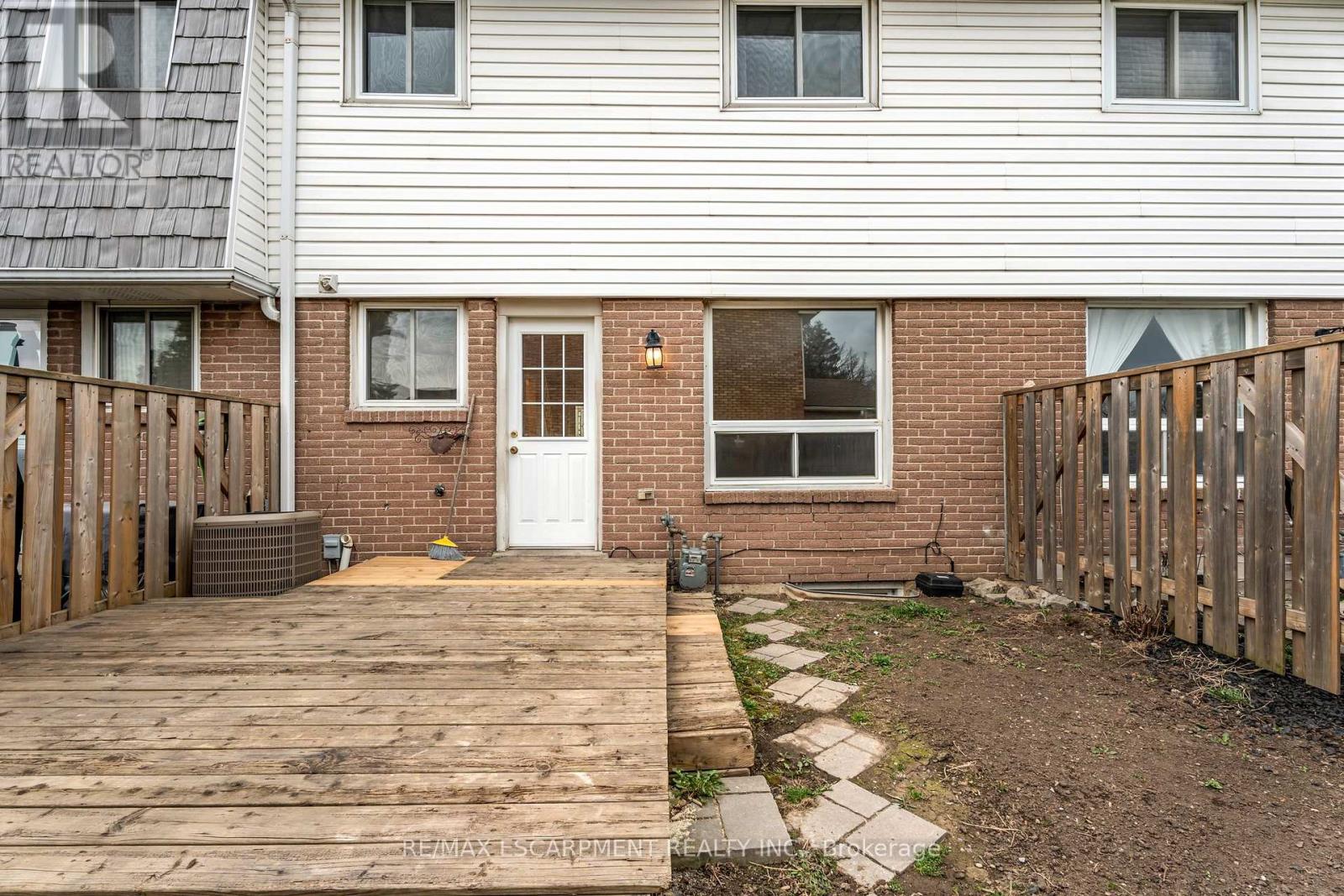 33 - 1350 Limeridge Road E, Hamilton (Trenholme), Ontario  L8W 1L6 - Photo 28 - X12096426