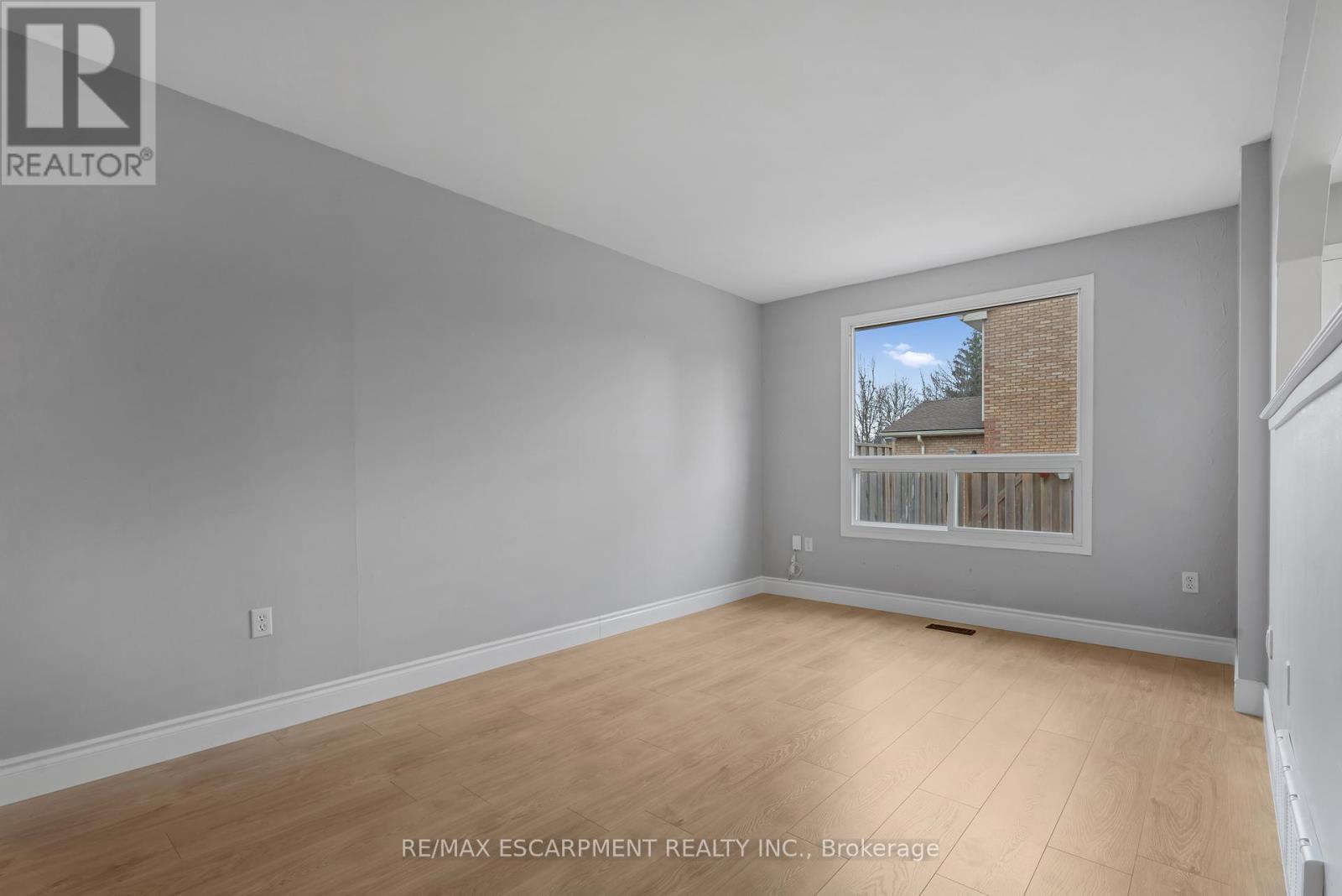 33 - 1350 Limeridge Road E, Hamilton (Trenholme), Ontario  L8W 1L6 - Photo 8 - X12096426
