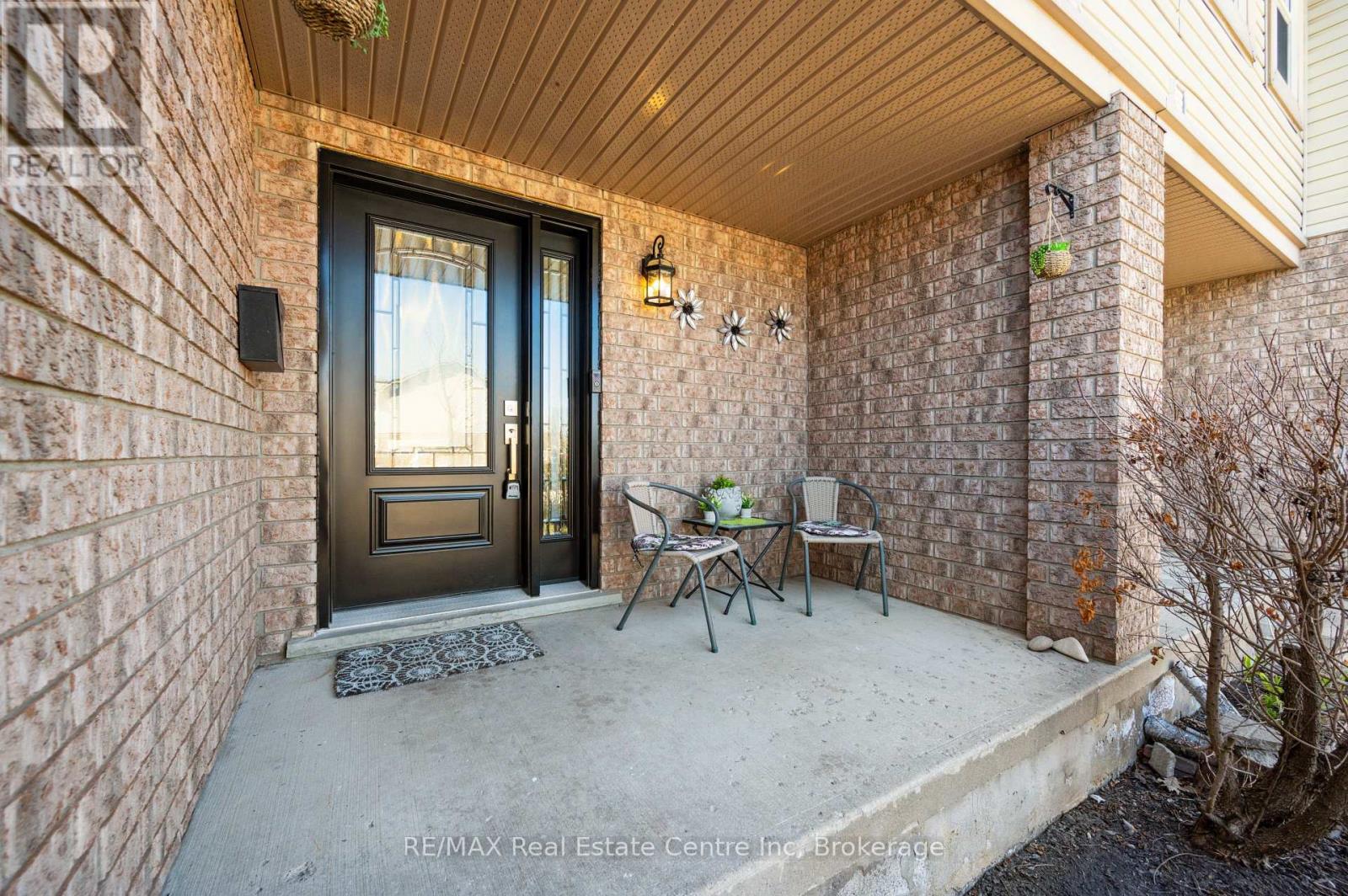 Property at 146 LEE STREET image 4