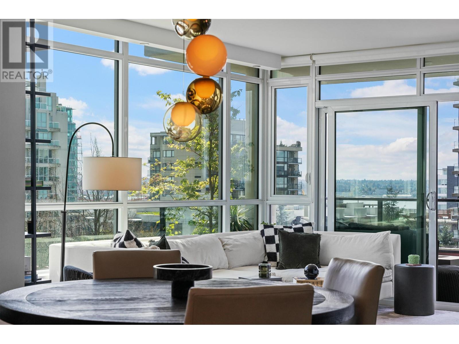 404 177 W 3RD STREET, North Vancouver, British Columbia