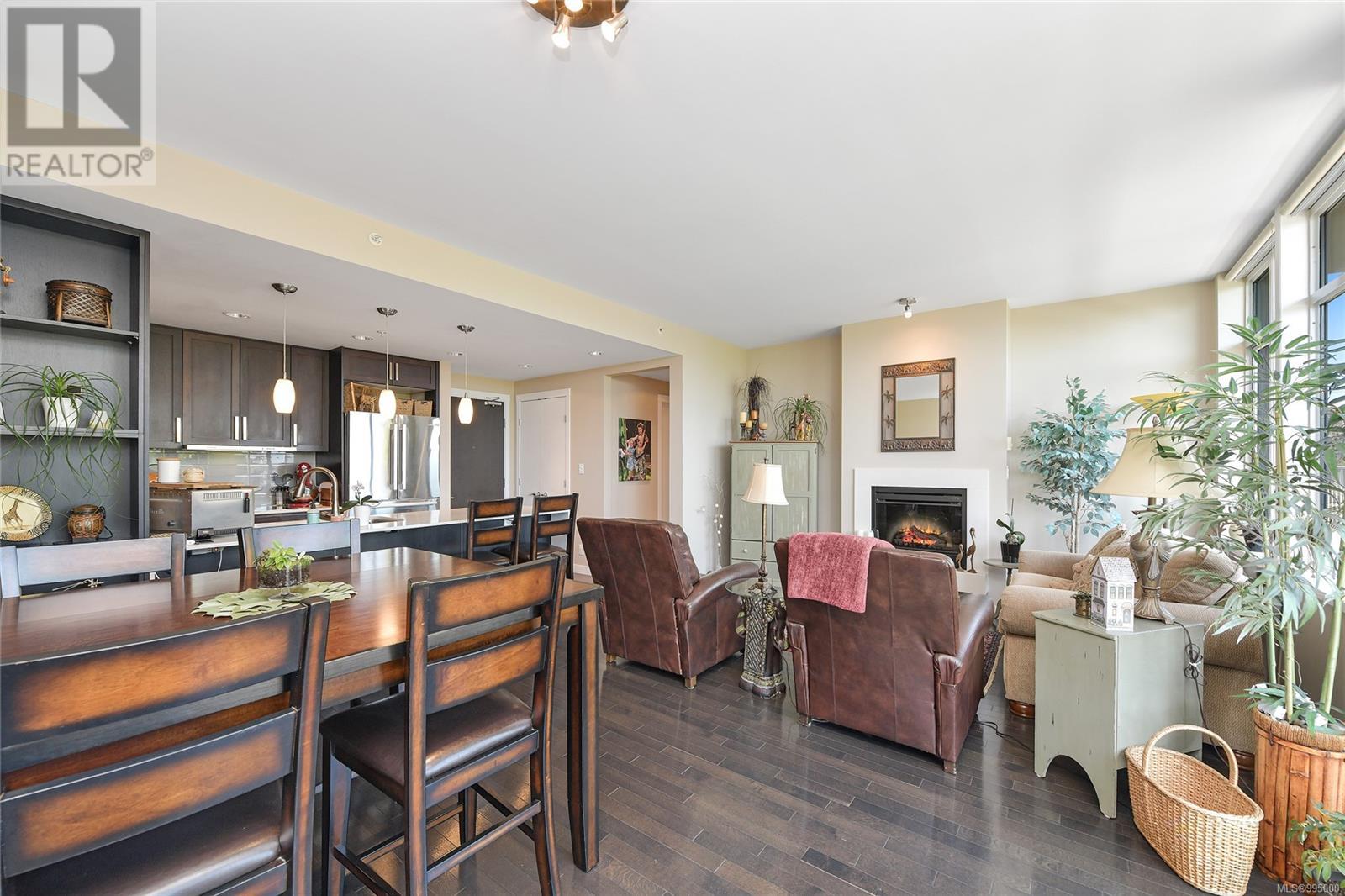 Property at 508 999 Burdett Ave image 3