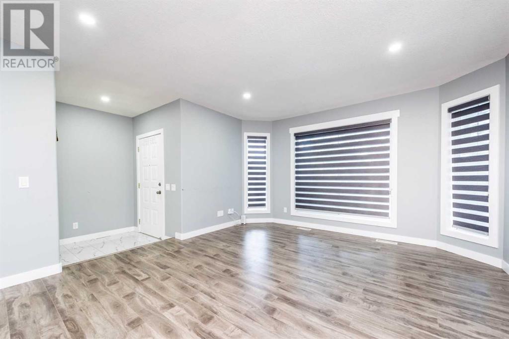 163 Anaheim Circle Ne, Calgary, Alberta  T1Y 7C9 - Photo 3 - A2213387