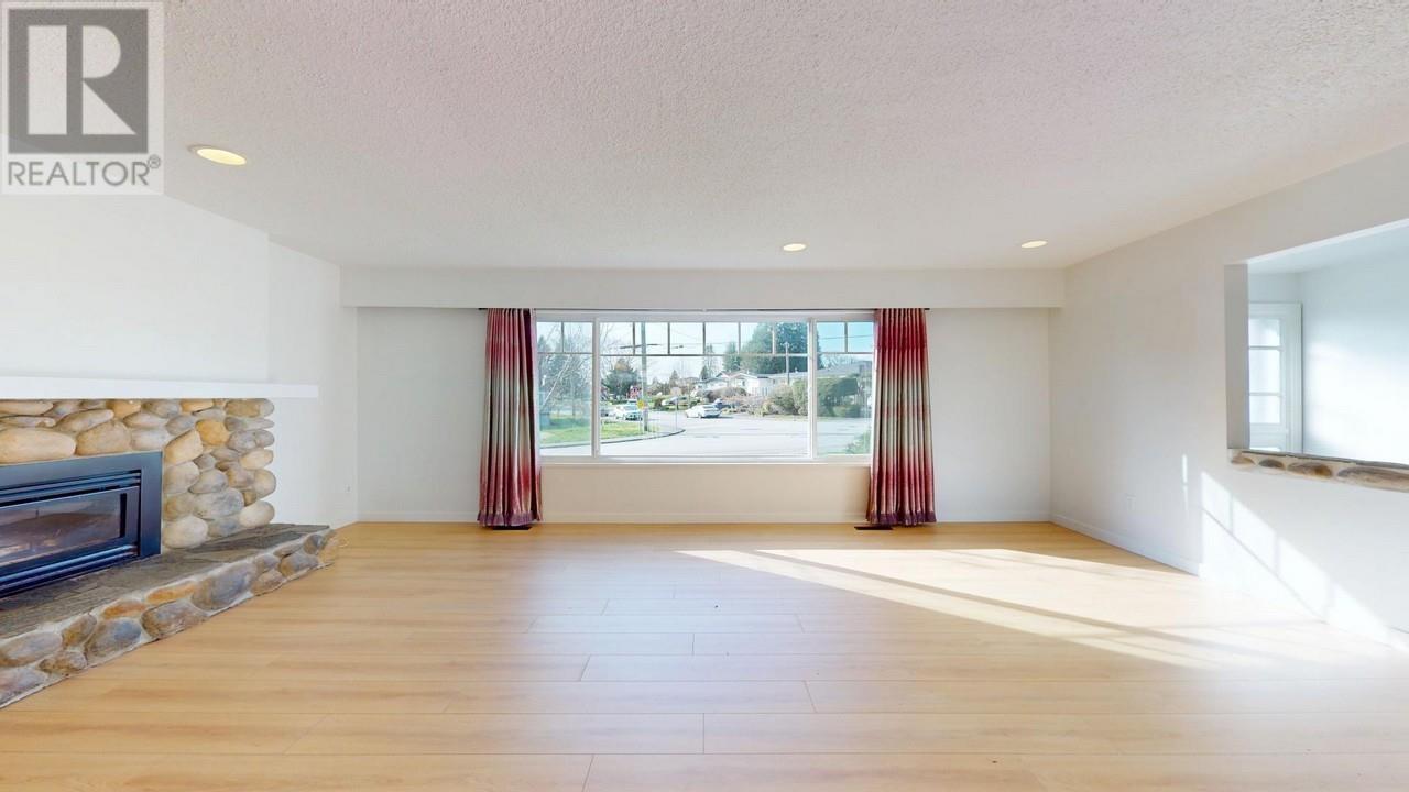 2110 Jordan Drive, Burnaby, British Columbia  V5B 4E8 - Photo 5 - R2991852