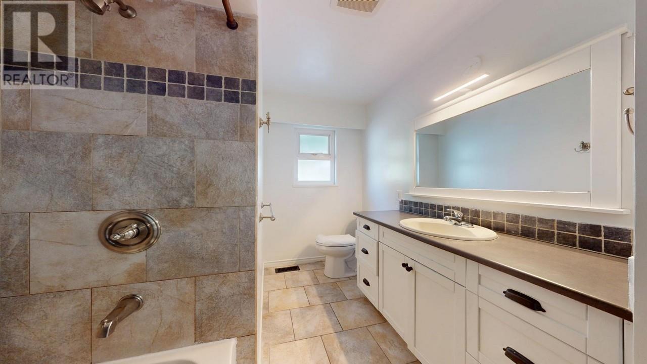 2110 Jordan Drive, Burnaby, British Columbia  V5B 4E8 - Photo 13 - R2991852